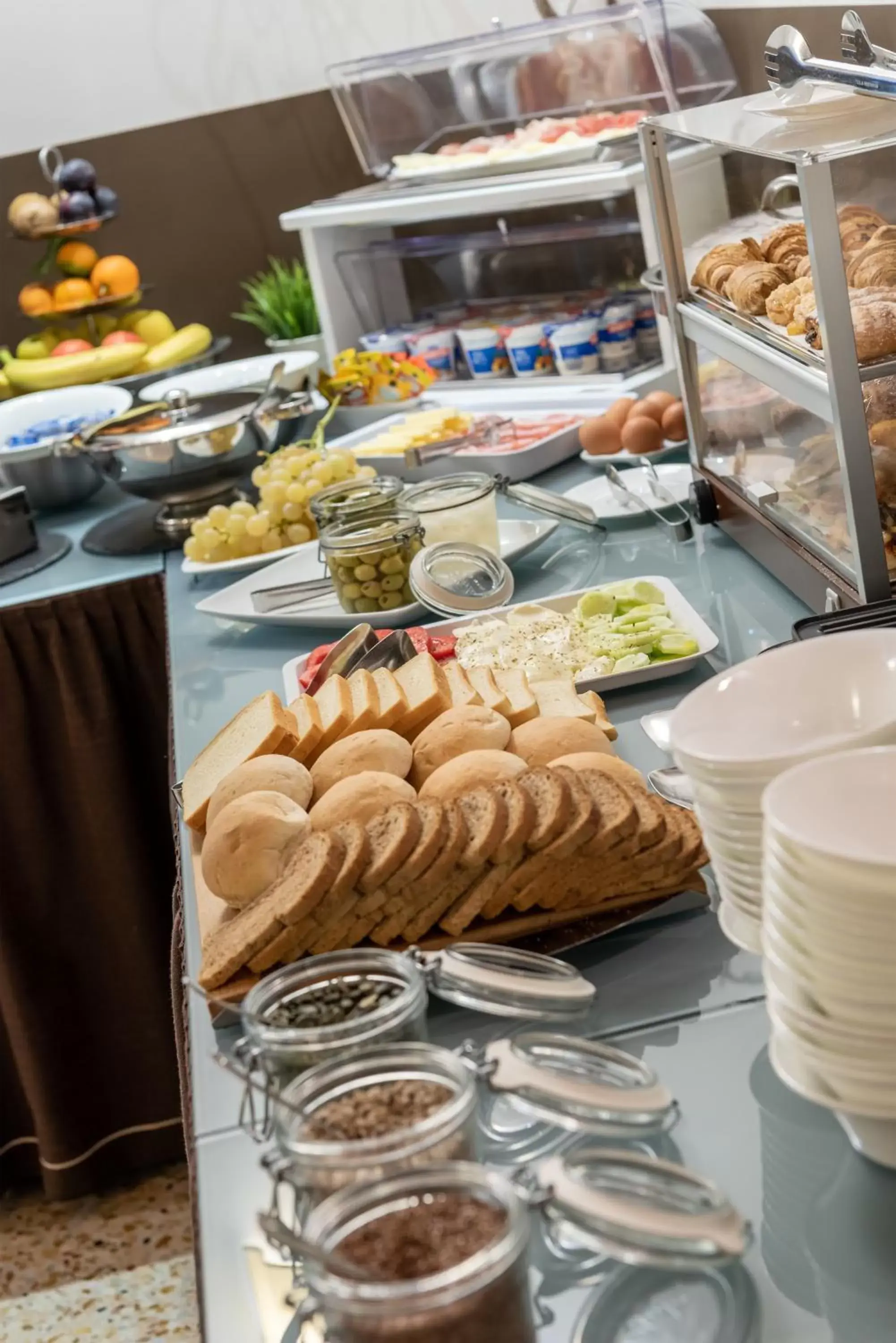 Buffet breakfast, Food in UNAWAY Ecohotel Villa Costanza Venezia