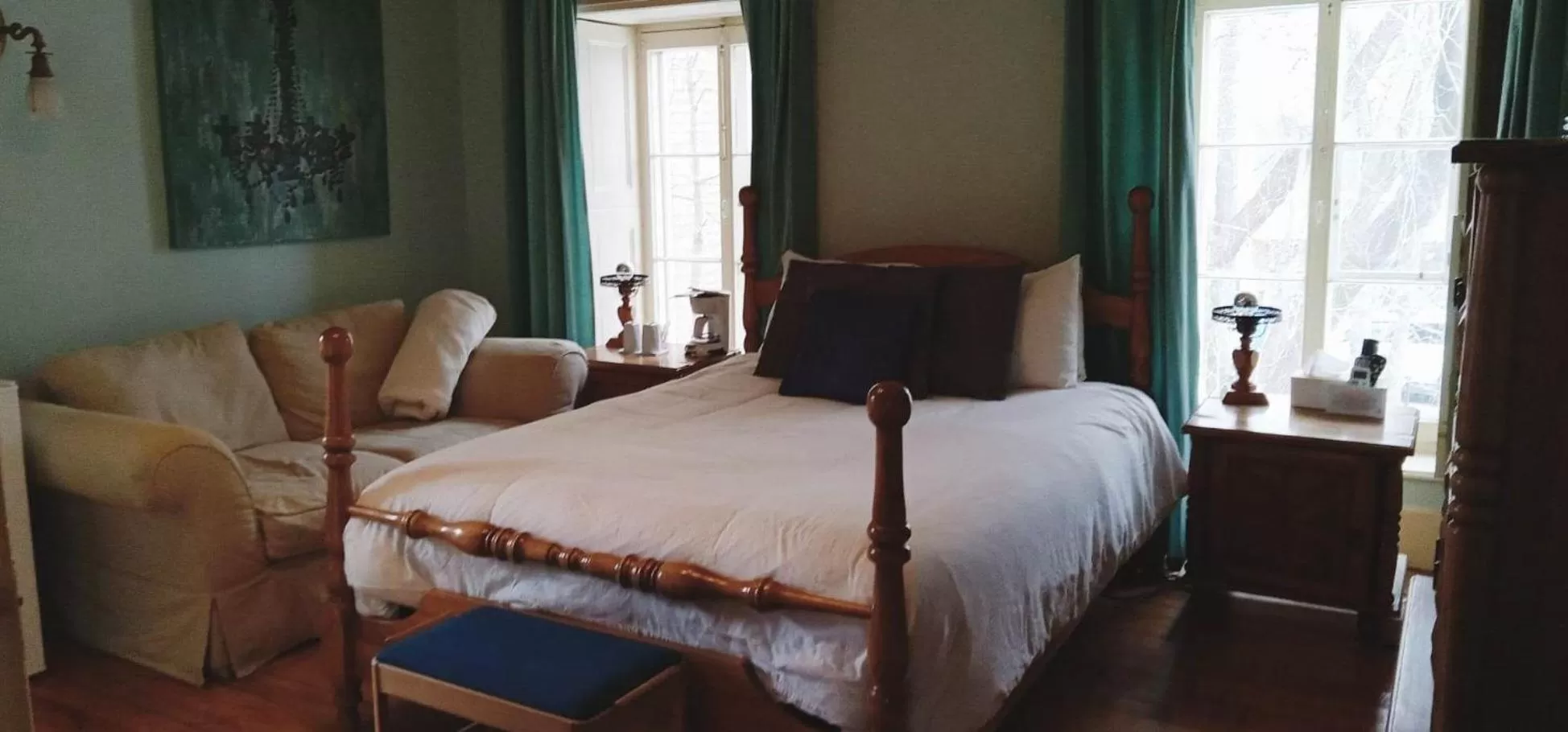 Bed in La Maison Rousseau