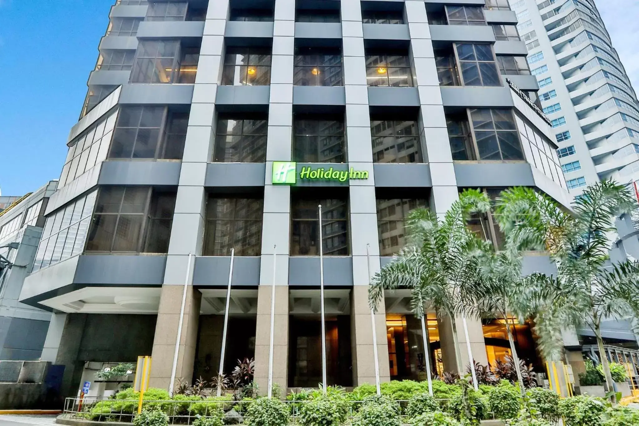 Property Building in Holiday Inn Manila Galleria, an IHG Hotel