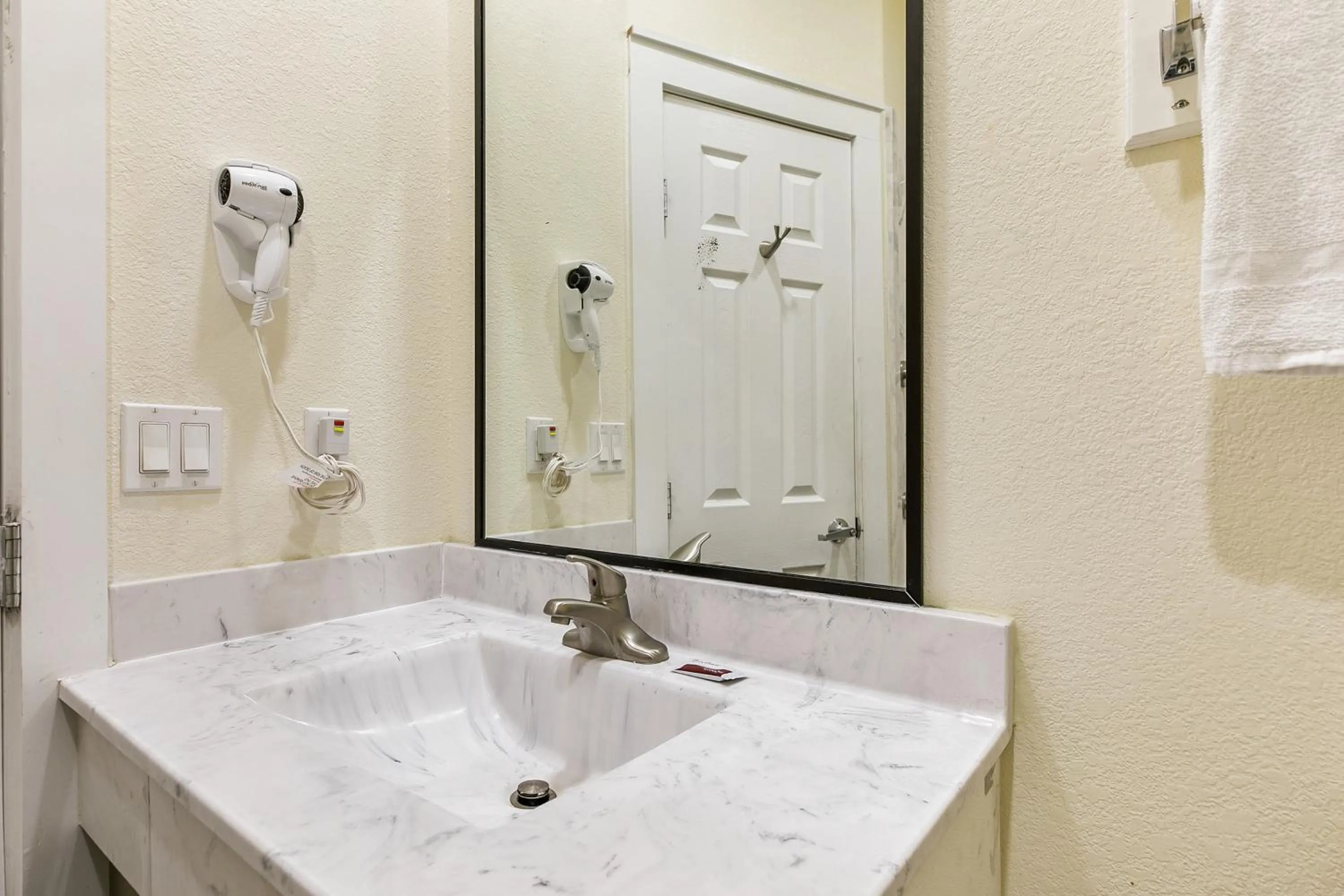 Bathroom in Lighthouse Inn