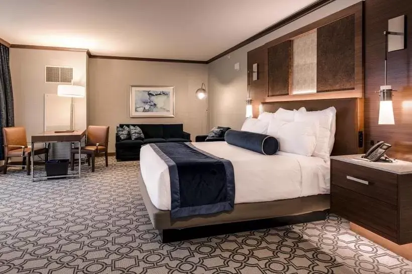 Bed in Resorts World Catskills