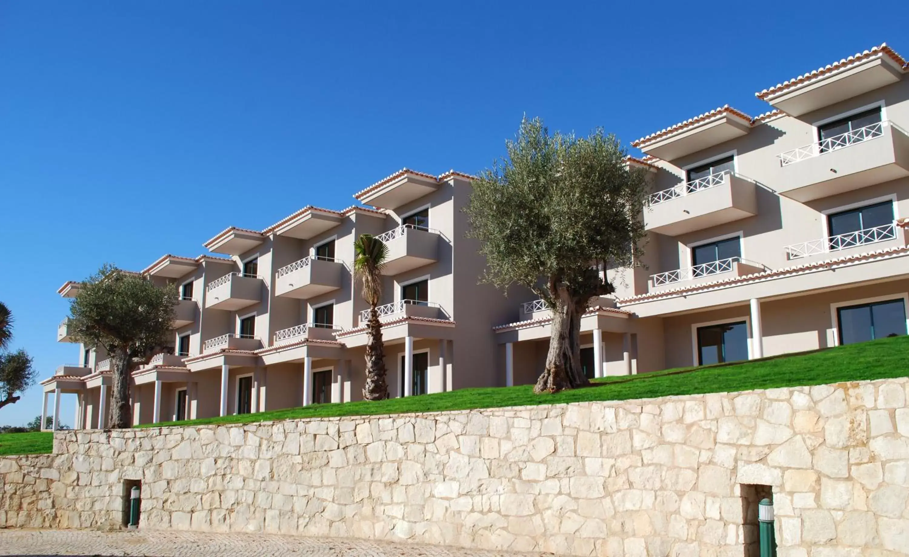 Facade/entrance, Property Building in Pestana Gramacho Residences