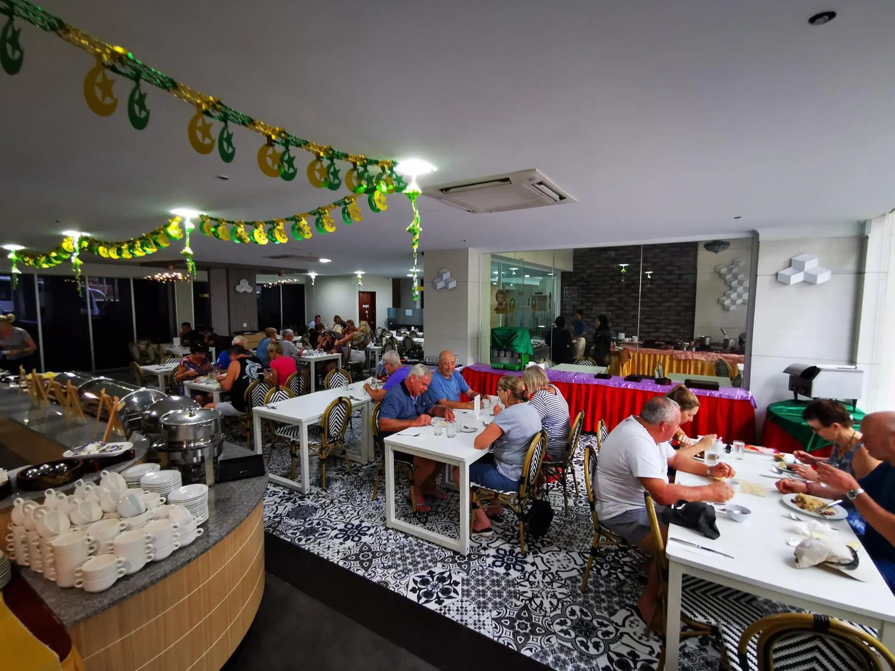 Restaurant/places to eat in Hotel Sandakan Restaurant/places to eat in Hotel Sandakan