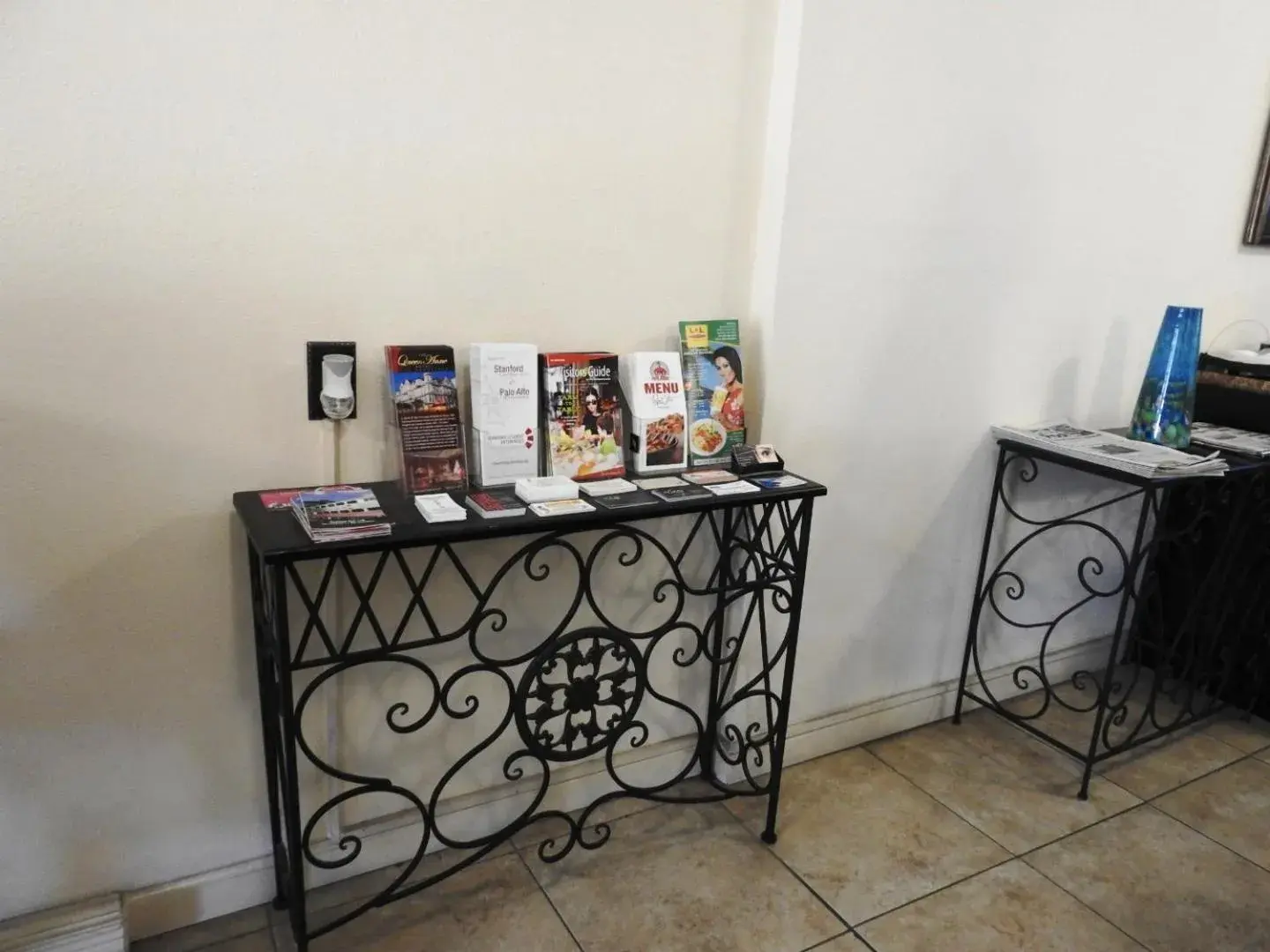 Lobby or reception in Stanford Motor Inn Lobby or reception in Stanford Motor Inn