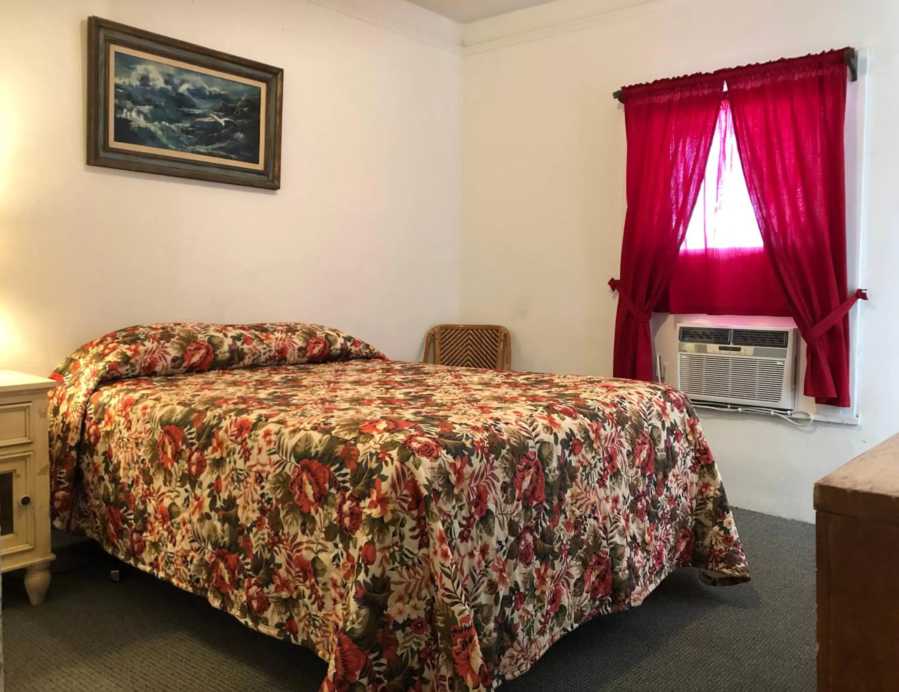 Bed in Amargosa Opera House & Hotel