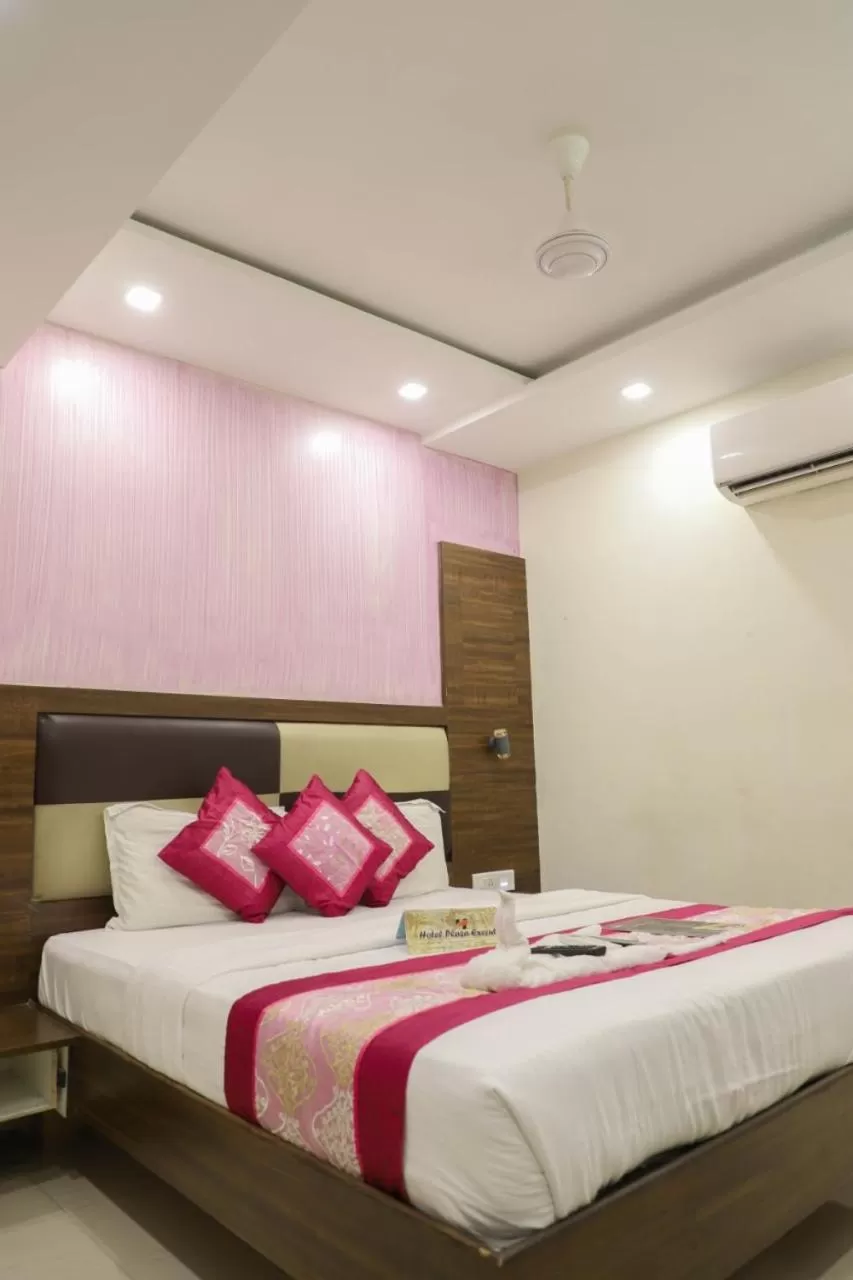 Bed in Hotel Plaza Executive - near BKC