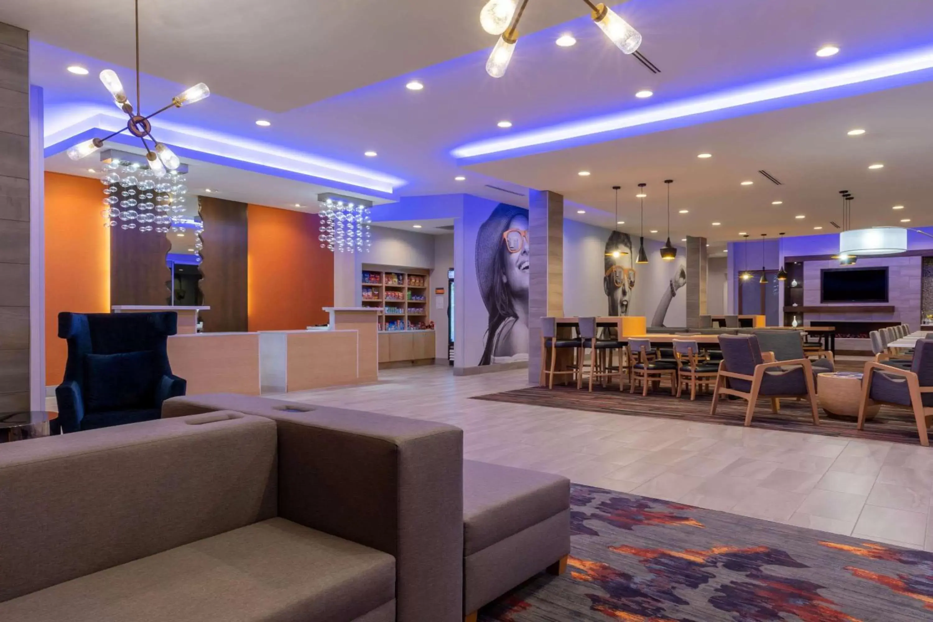 Lobby or reception in La Quinta by Wyndham Greensboro Airport High Point
