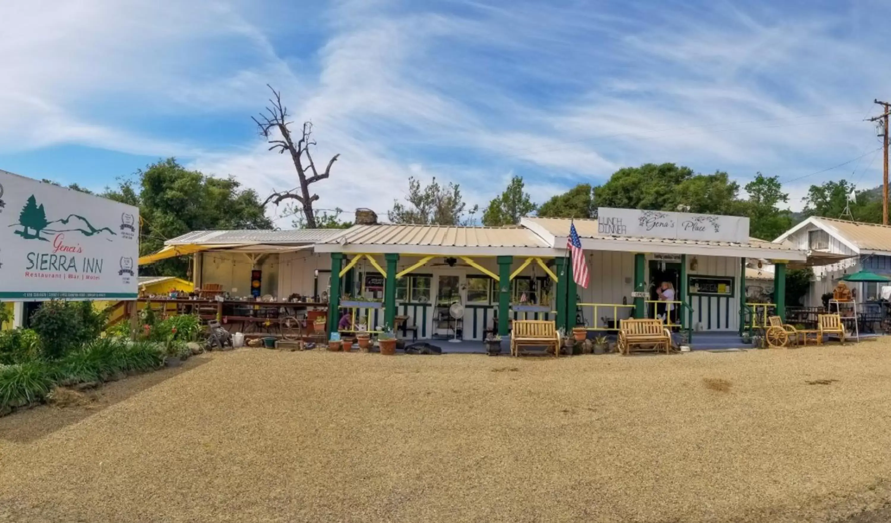 Property building in Genas's Sierra Inn & Restaurant Property building in Genas's Sierra Inn & Restaurant