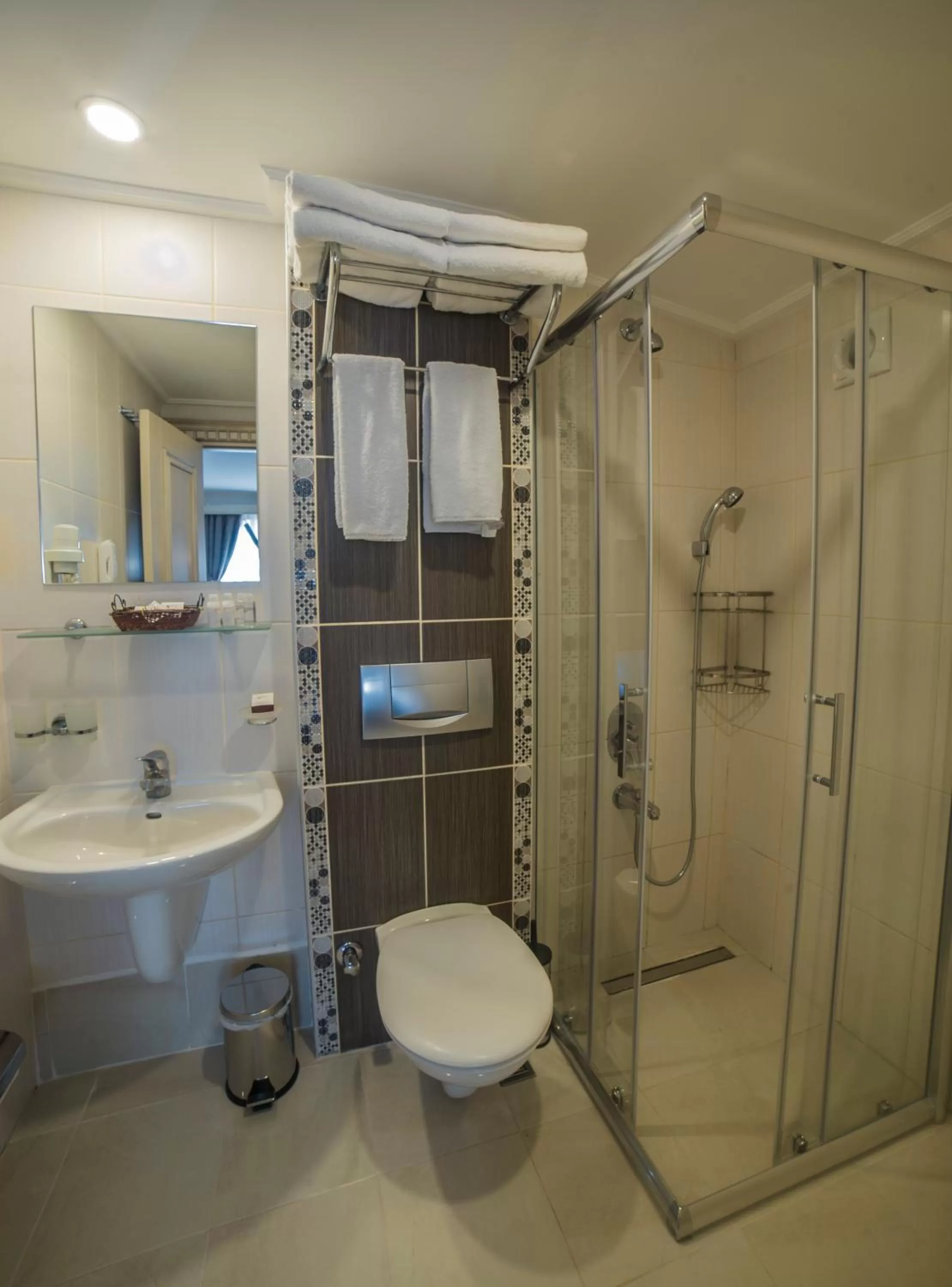 Shower in Sarnic Hotel & Sarnic Premier Hotel(Ottoman Mansion)