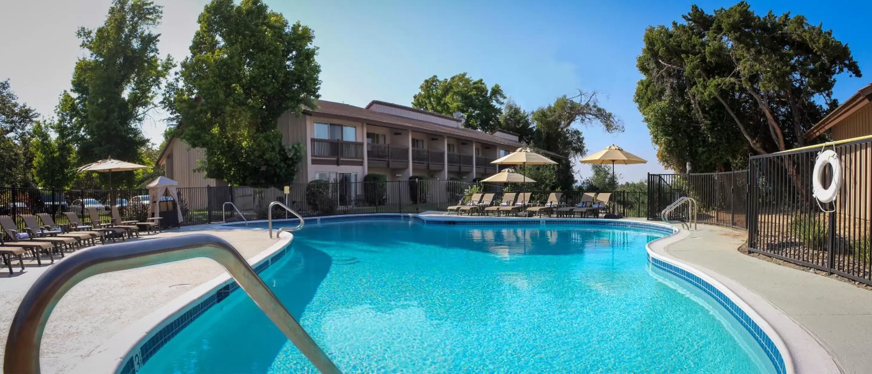 Swimming Pool in Temecula Creek Inn