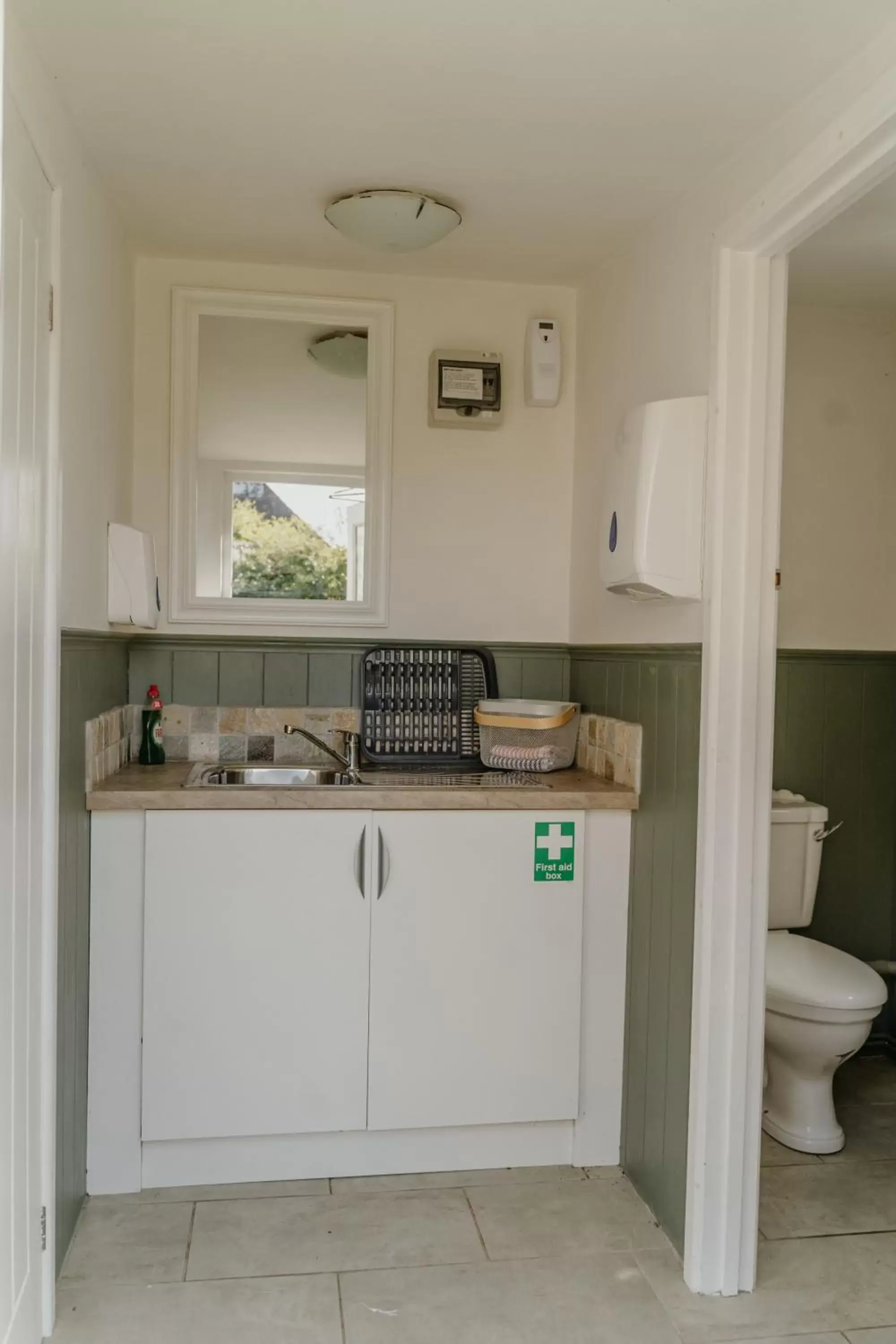 Toilet, Kitchen/Kitchenette in Little England Retreats - Cottage, Yurt and Shepherd Huts