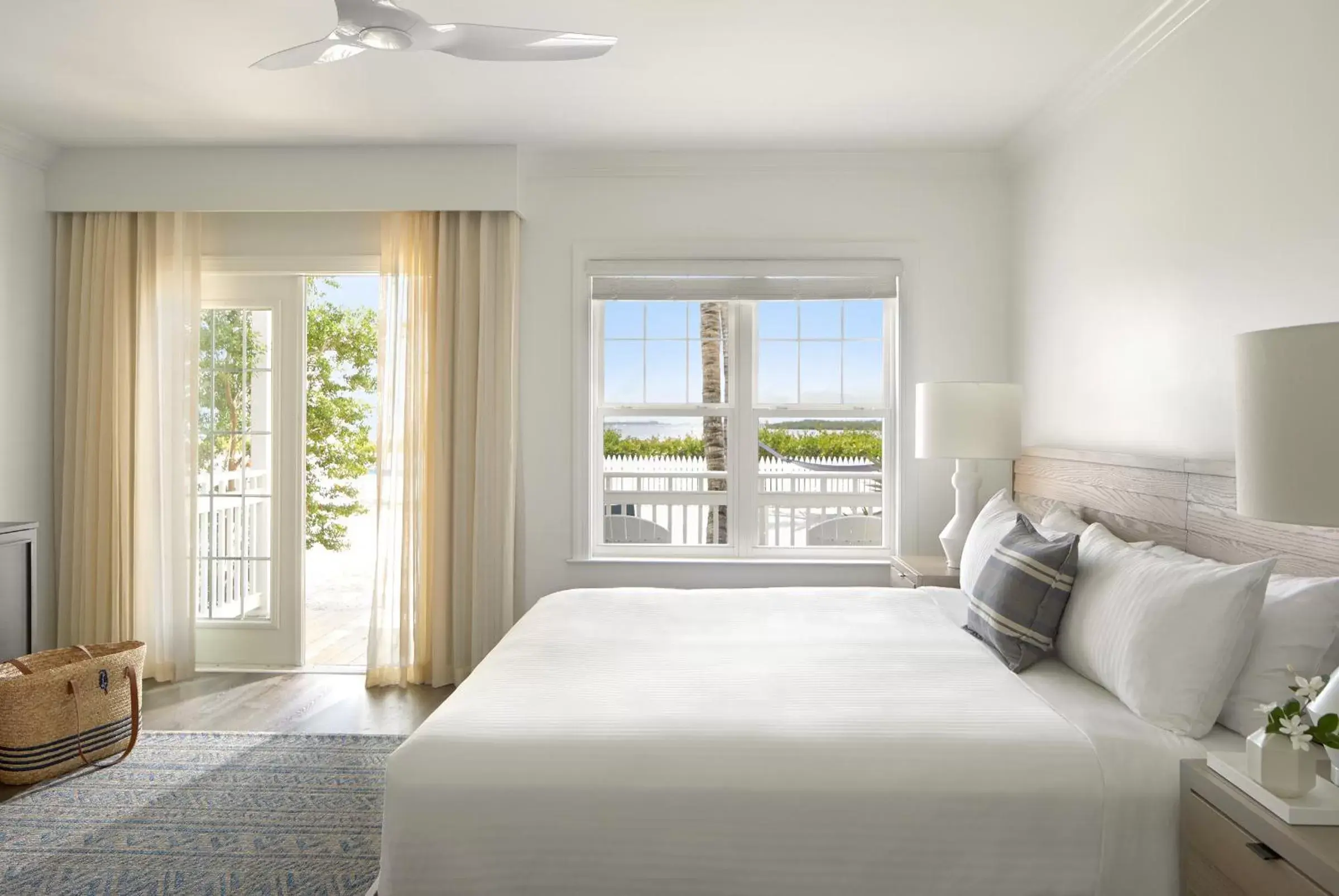 Bed in Parrot Key Hotel & Villas