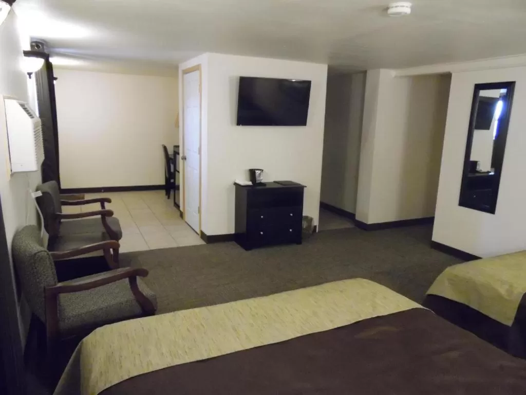 TV/Entertainment Center in Yellowstone Motel