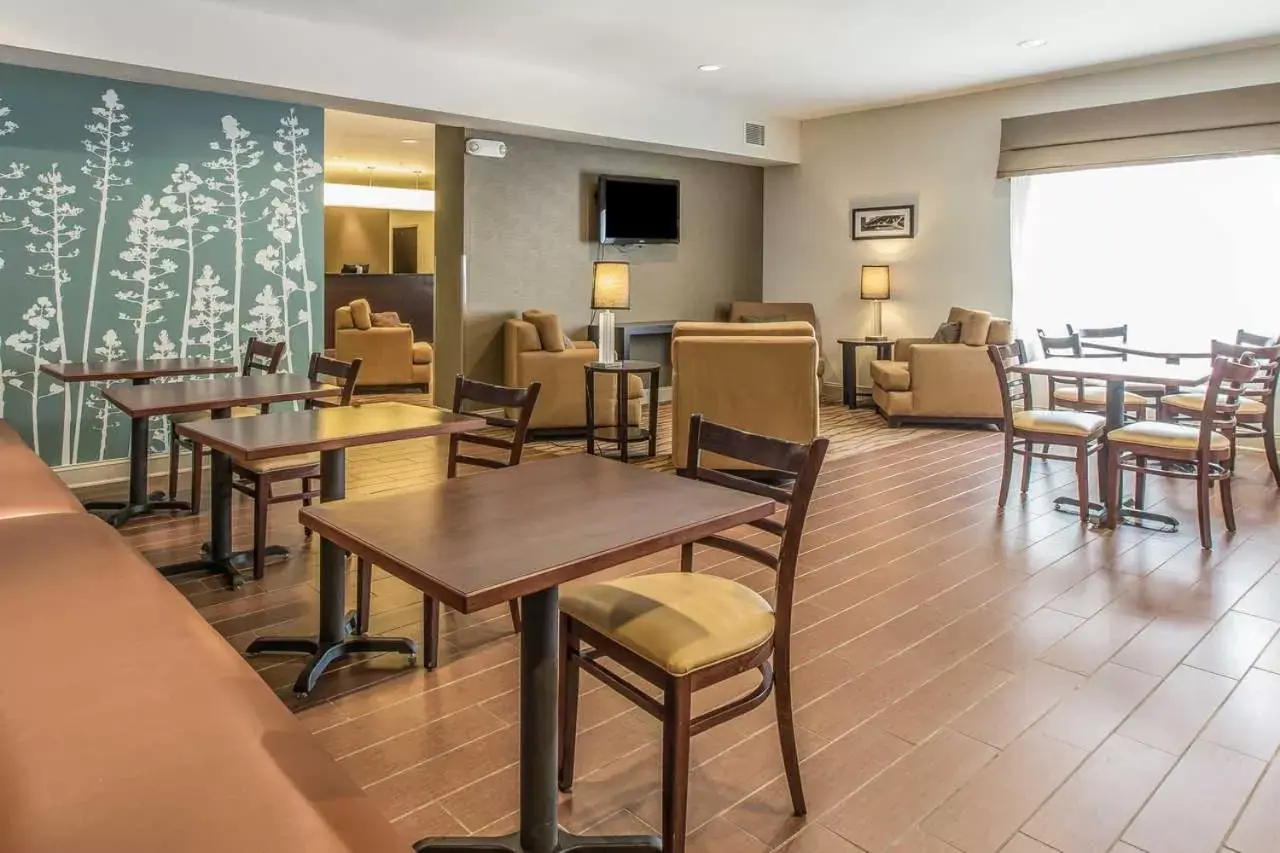 Breakfast, Restaurant/Places to Eat in Sleep Inn & Suites Clintwood