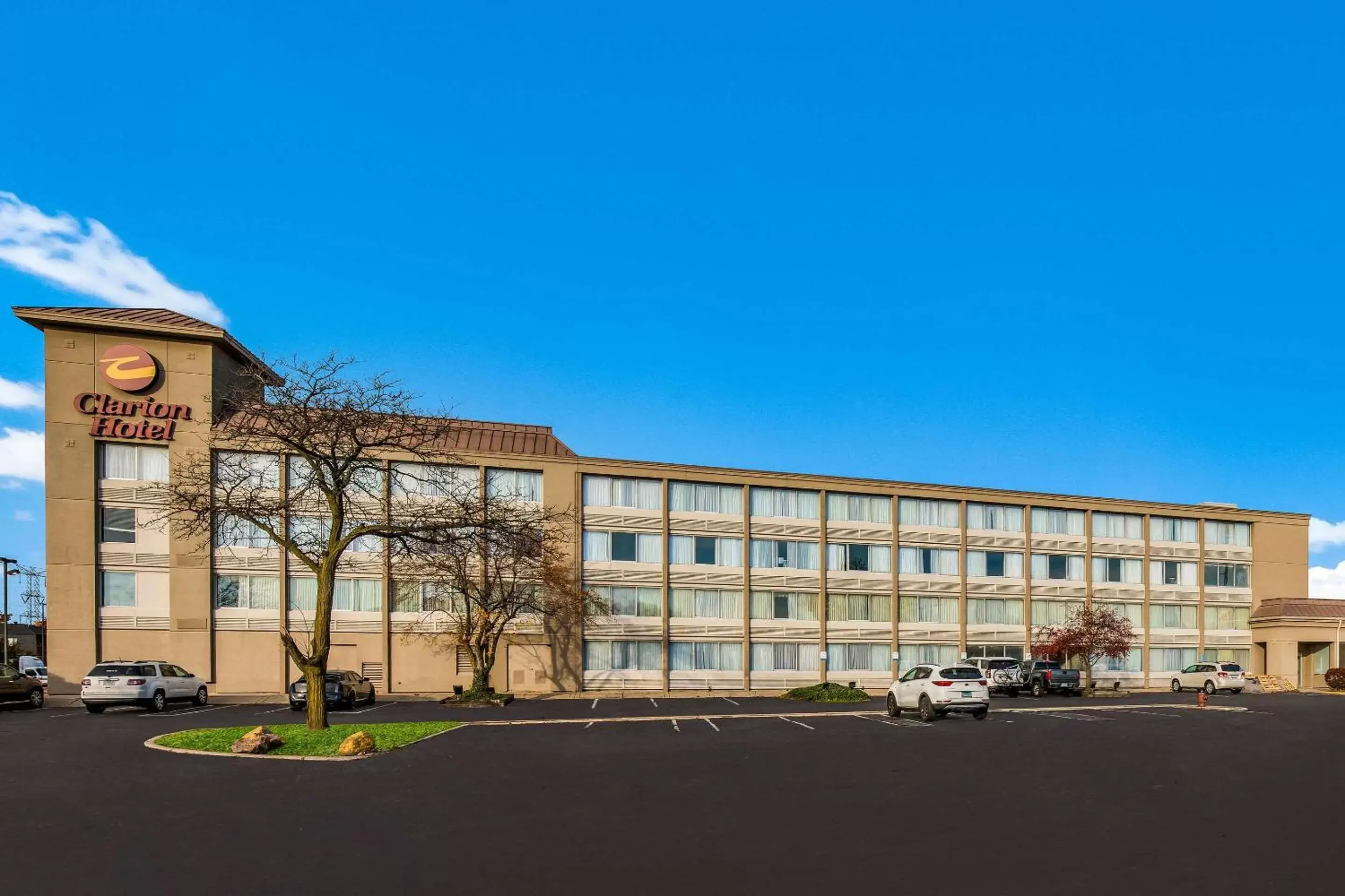 Property Building in Quality Inn Joliet