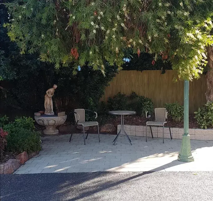 Garden in Yambil Inn