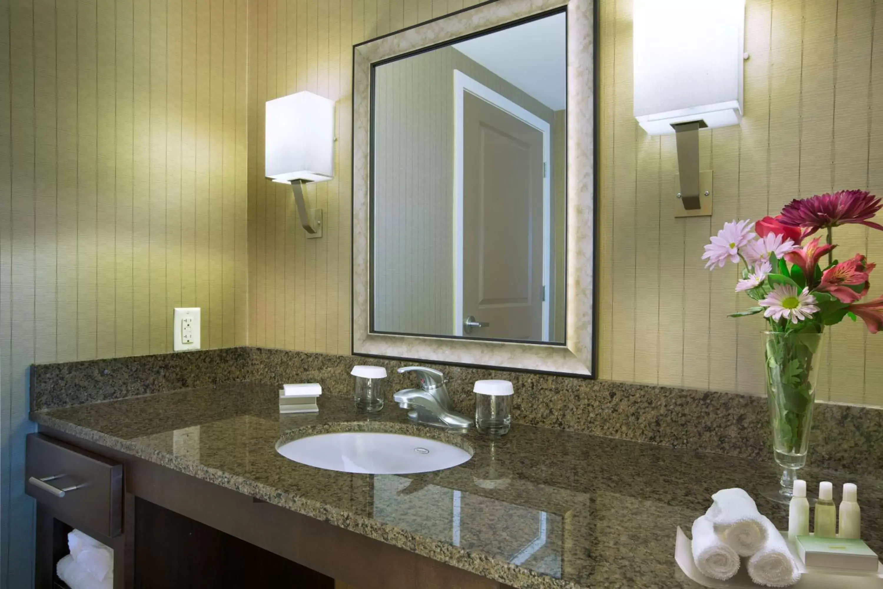 Bathroom in Homewood Suites by Hilton Newport-Middletown