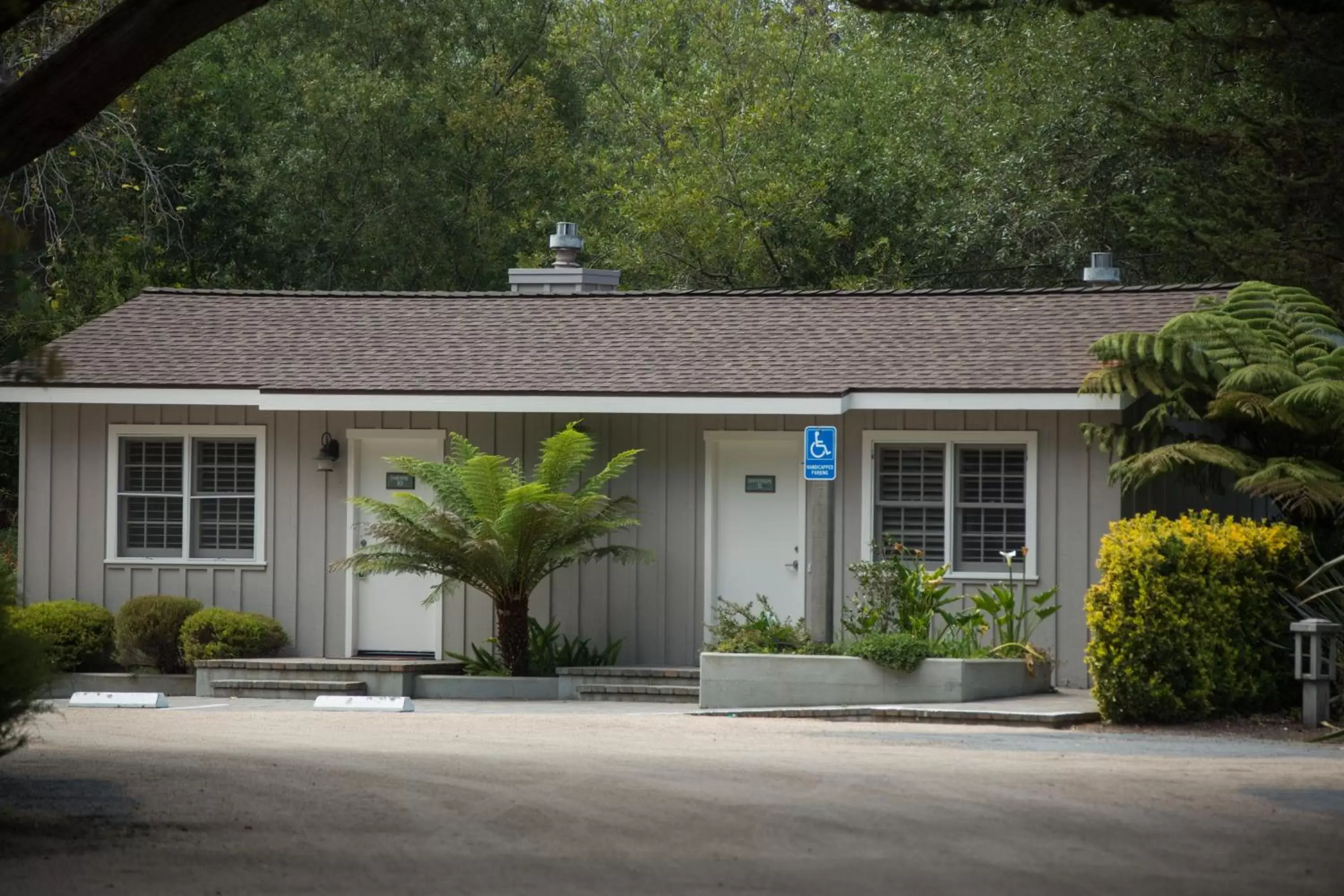 Facade/entrance, Property Building in Carmel River Inn