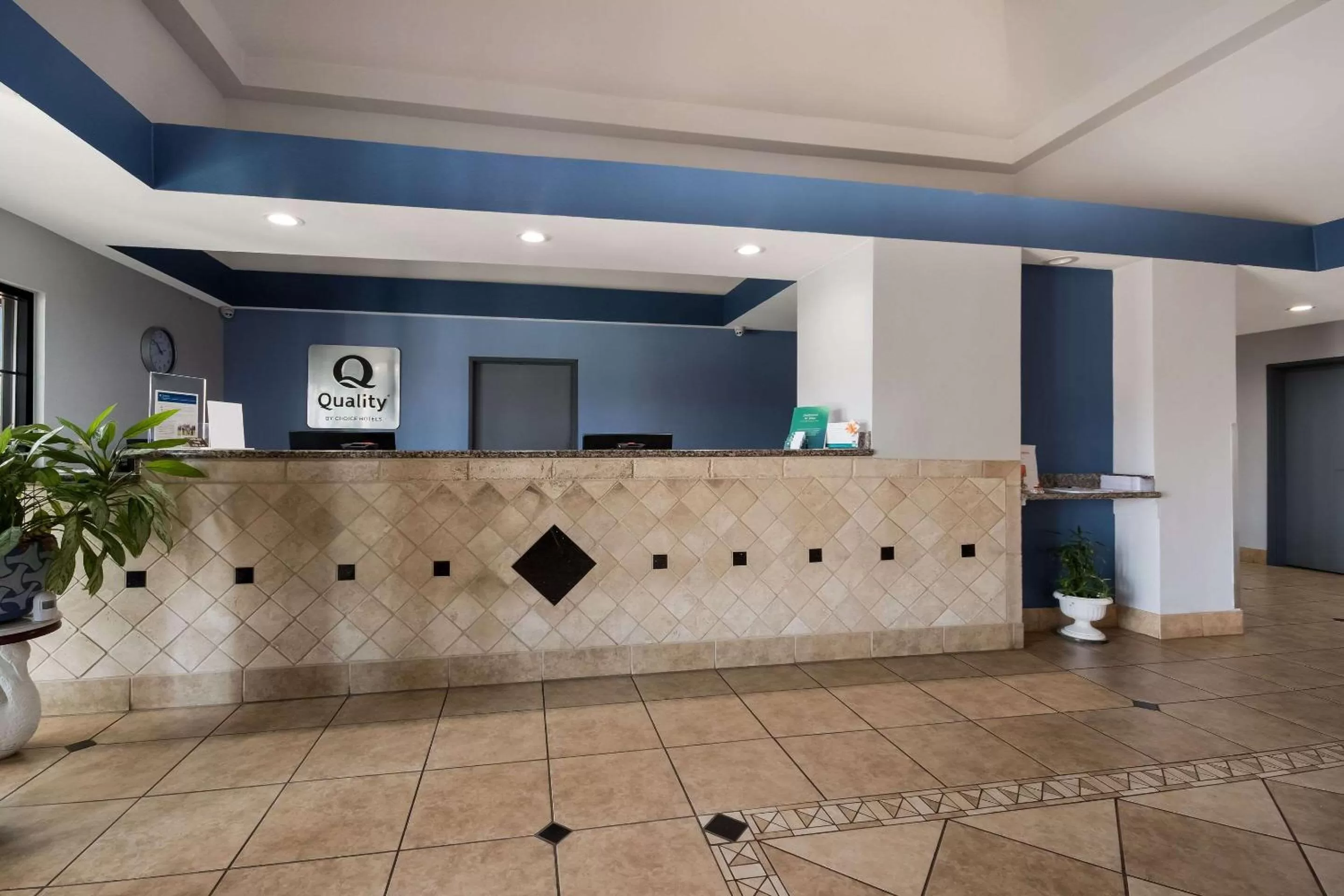Lobby or reception in Quality Inn & Suites Oklahoma City North