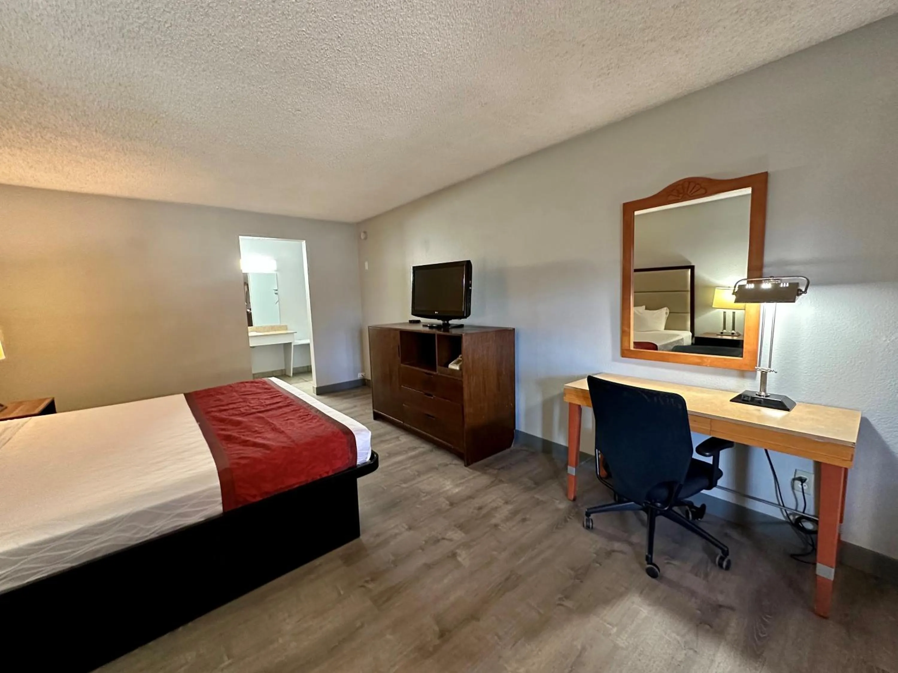 Bed in Silver Queen Inn