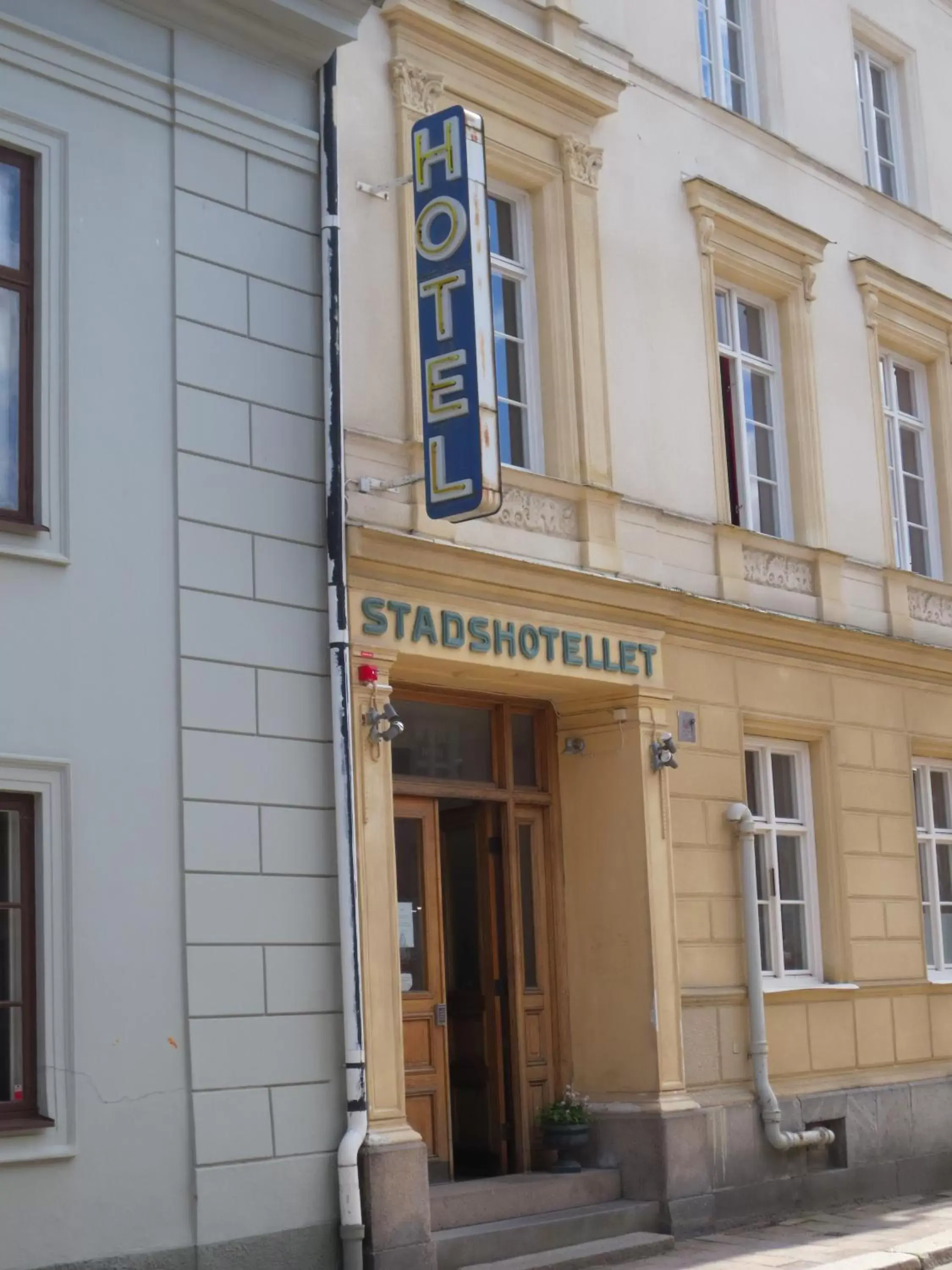 Facade/entrance, Property Building in Arboga Stadshotell