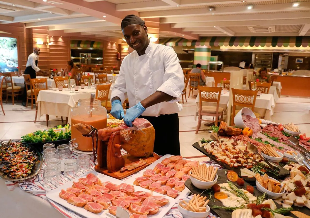 Food in KAKTUS Hotel Volga