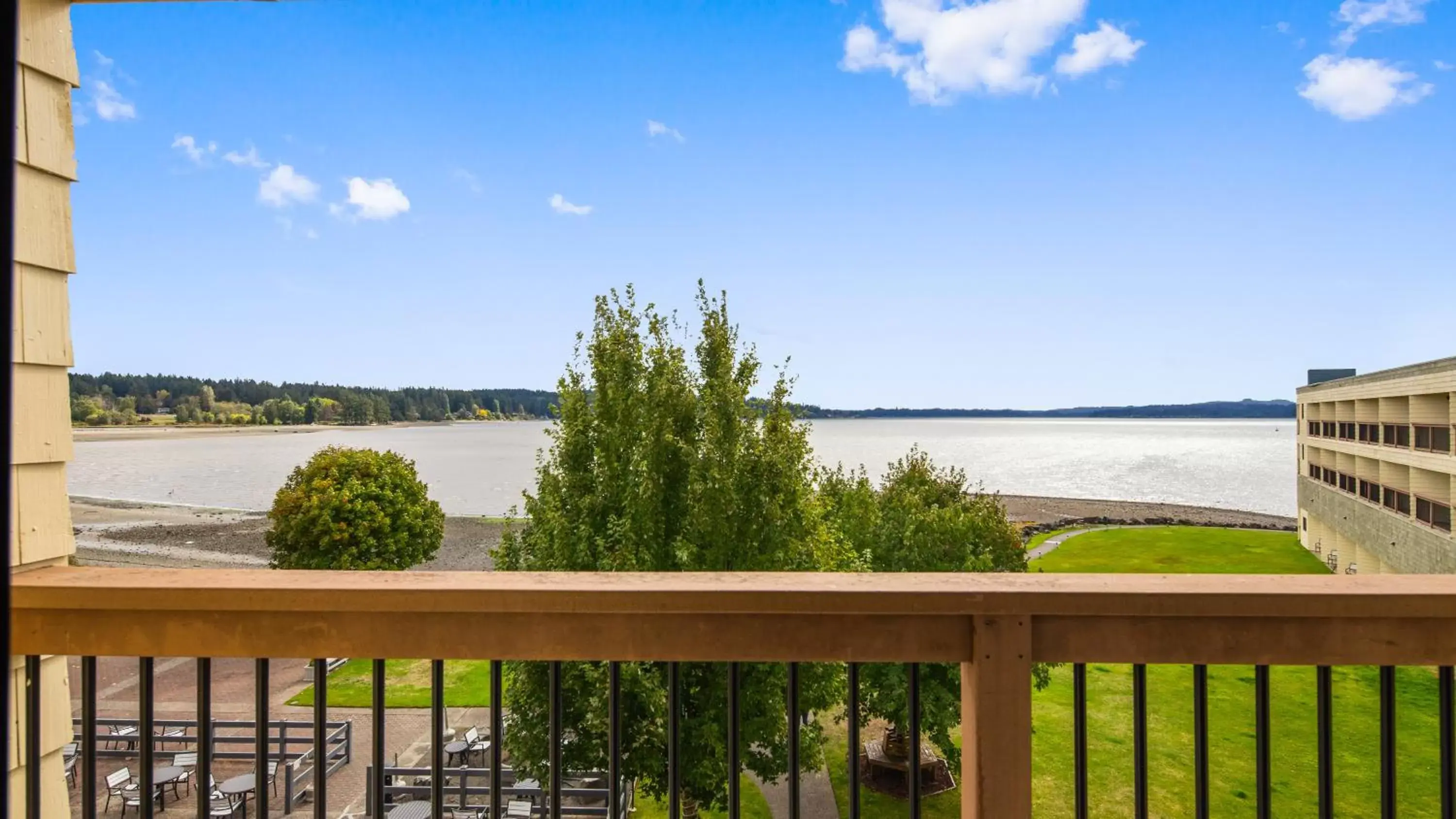 Balcony/Terrace in Best Western Plus Silverdale Beach Hotel