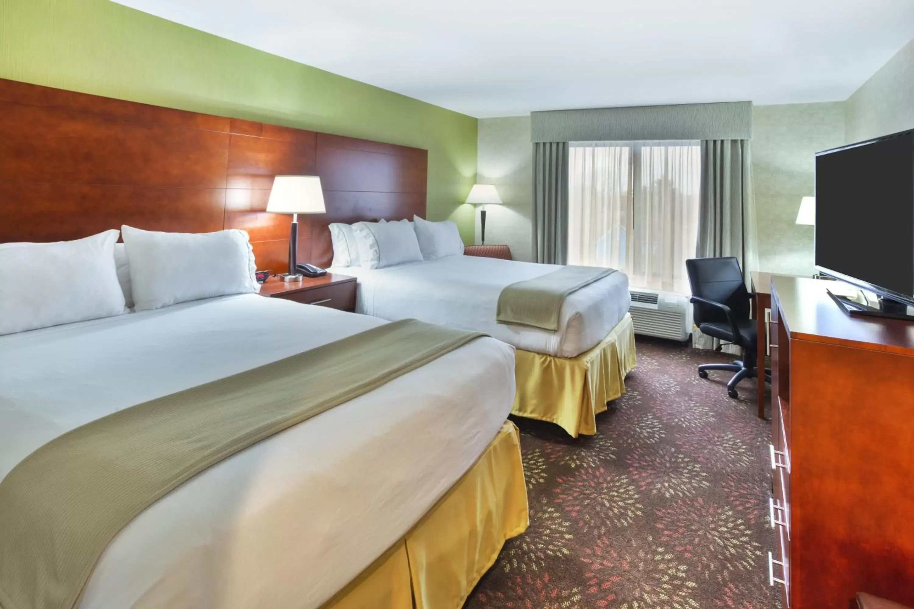 Photo of the whole room, Bed in Holiday Inn Express Frankenmuth, an IHG Hotel