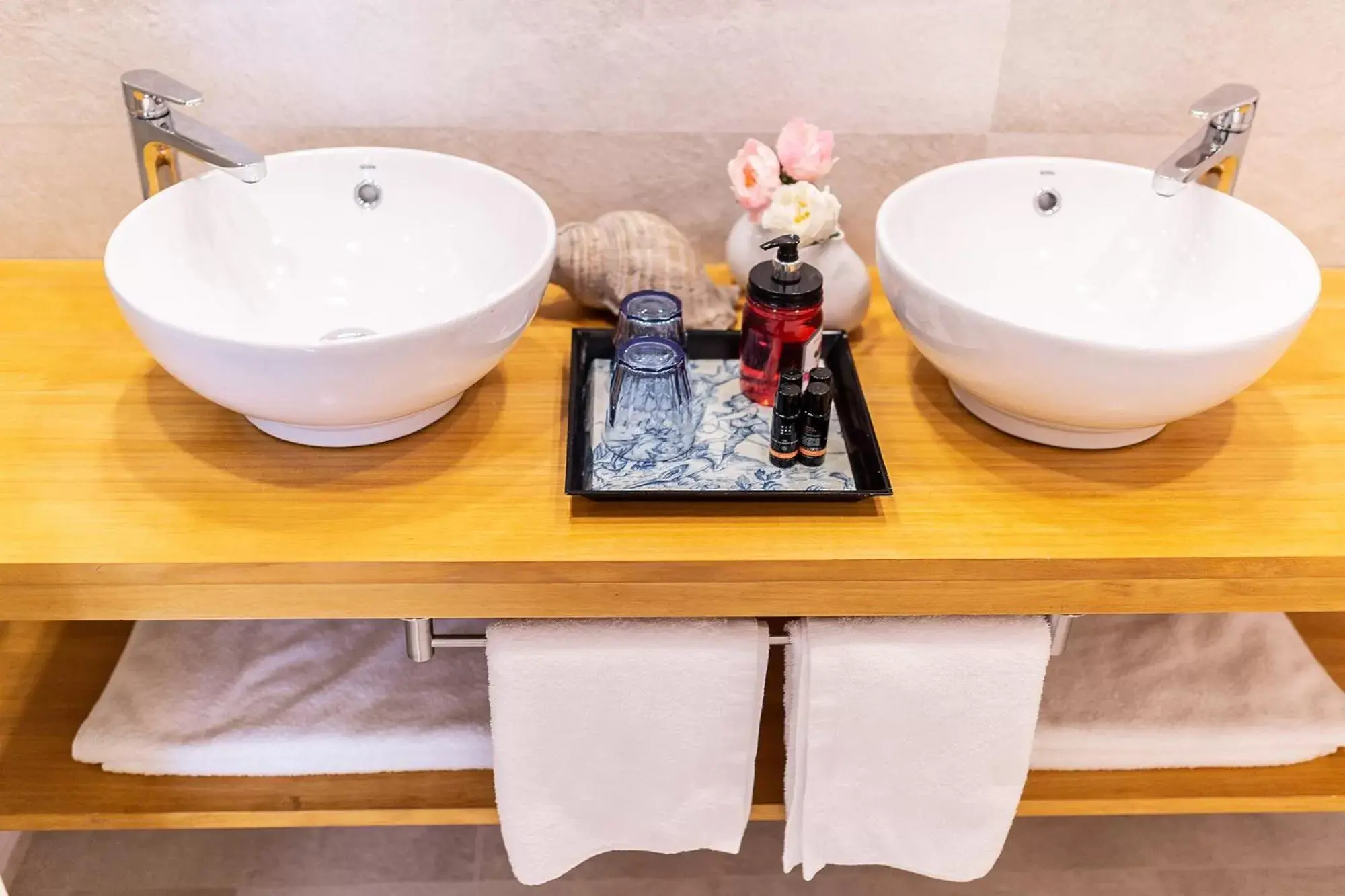 Bathroom in La Bodega de Quintín