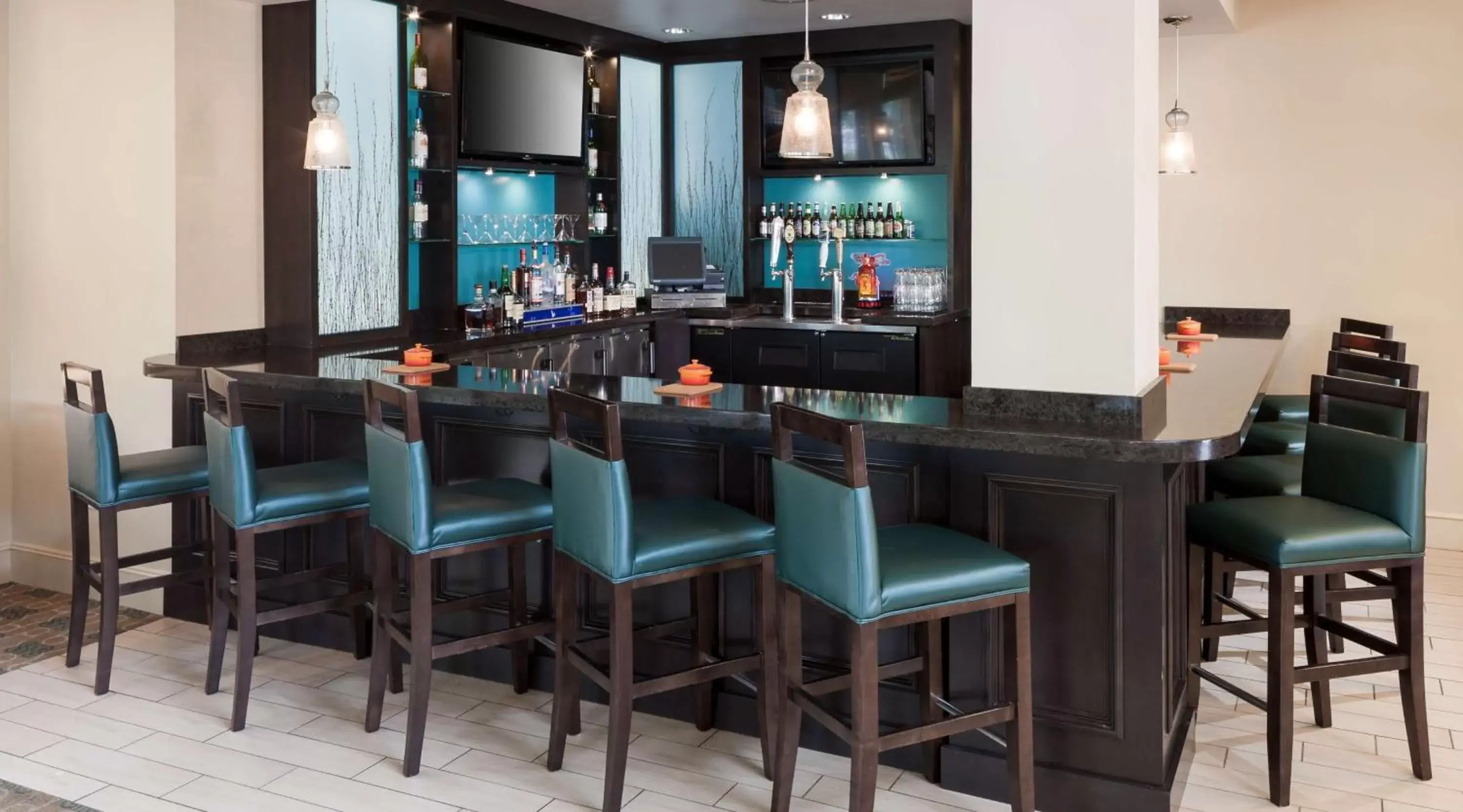 Lounge or bar, Lounge/Bar in Hilton Garden Inn Rockaway