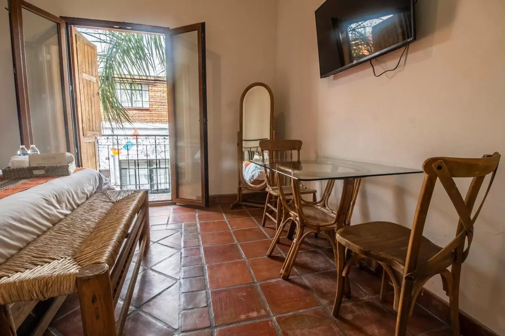 TV and multimedia, Seating Area in Puerta San Pedro