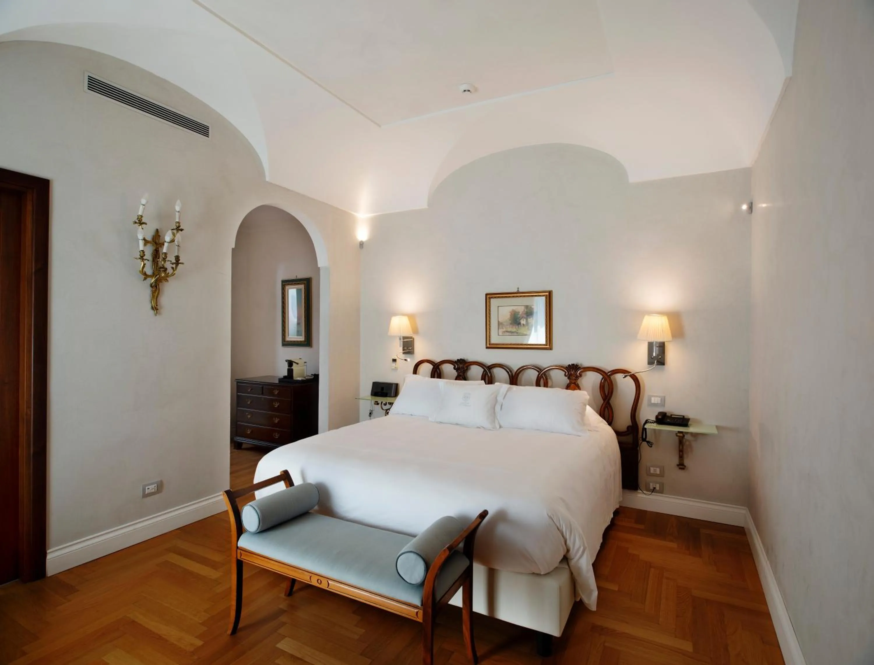 Bed in Grand Hotel Cocumella