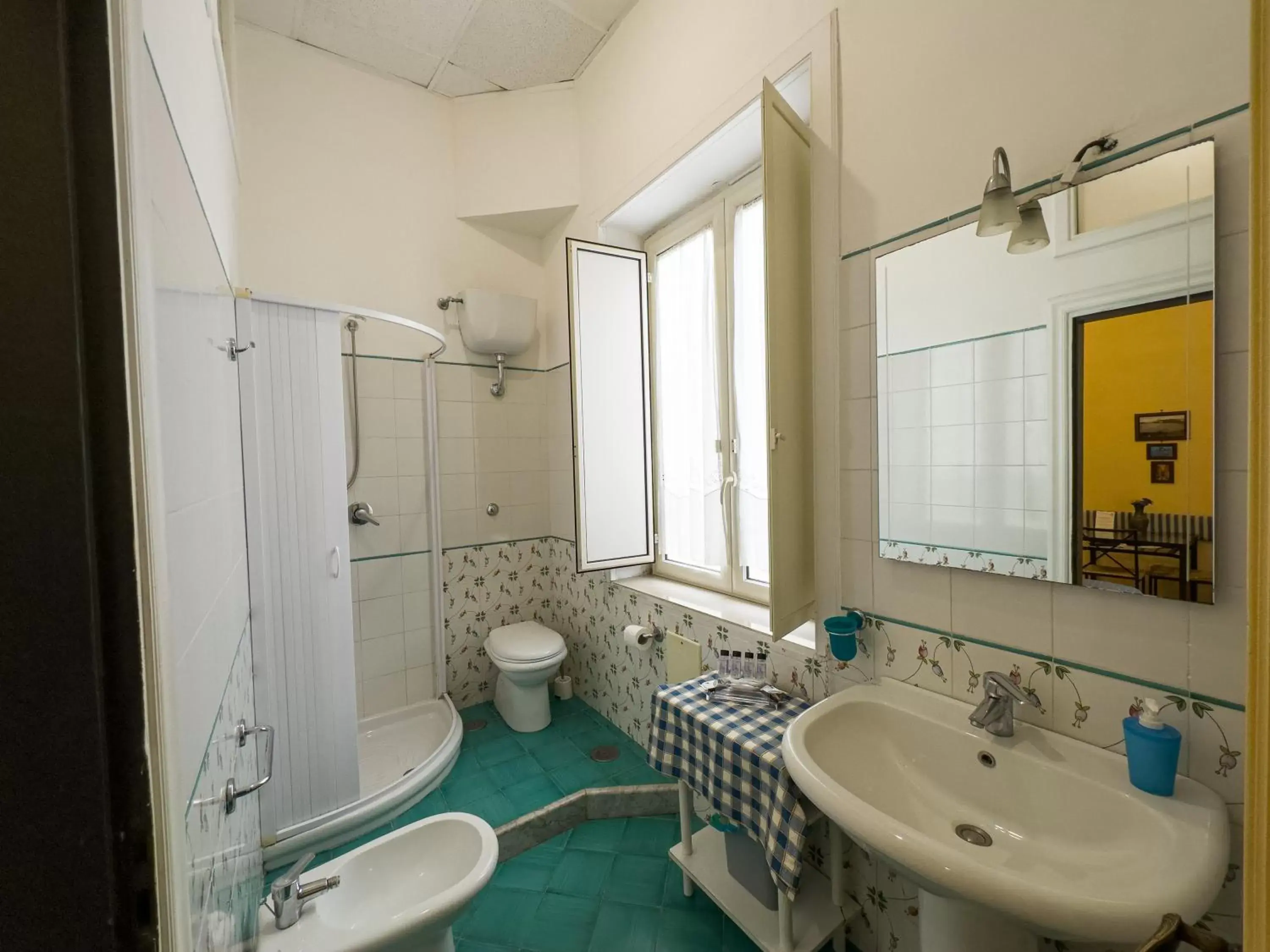 Bathroom in Monteoliveto Bed & Breakfast