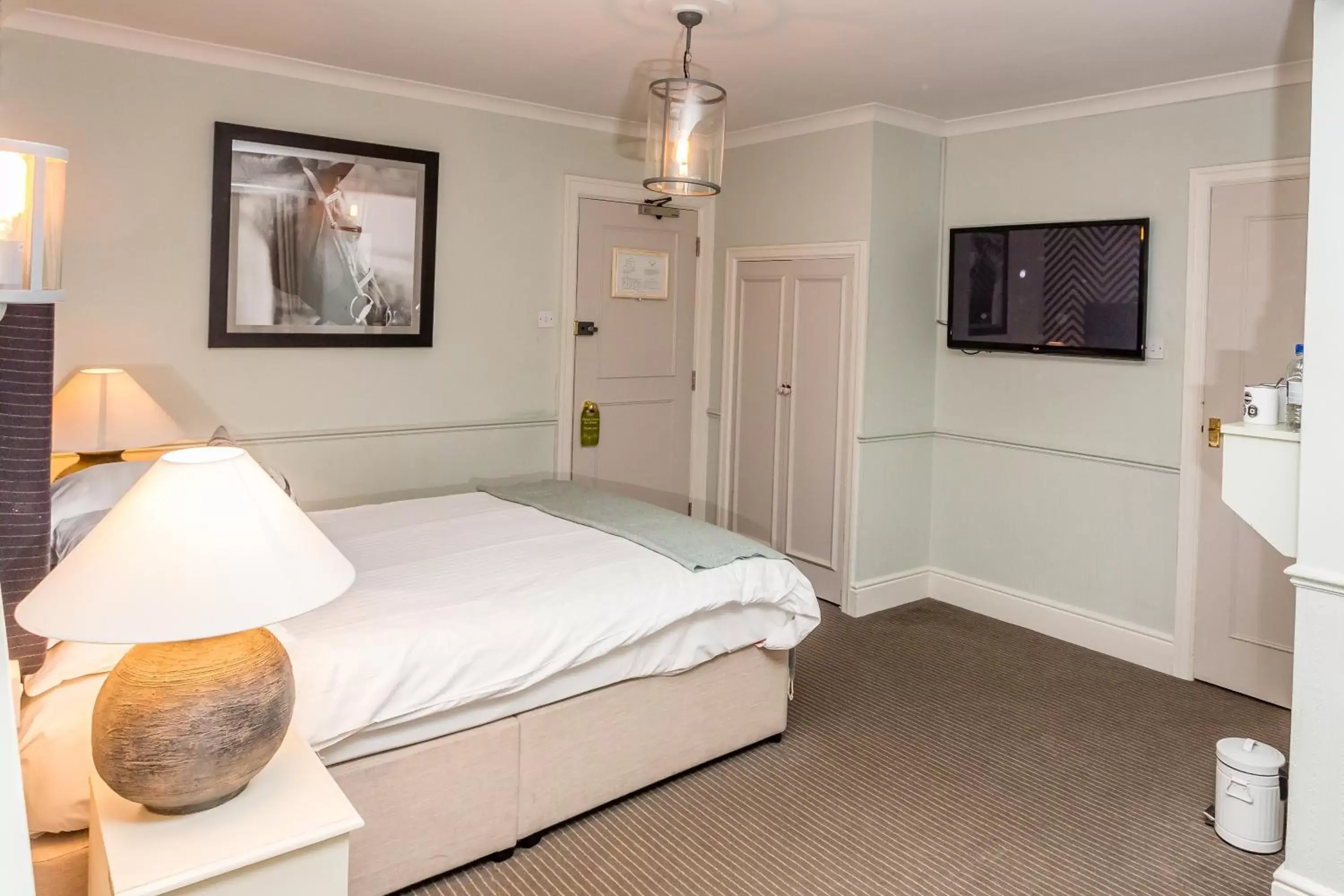 Bedroom, Bed in White Hart, Newmarket by Marston's Inns