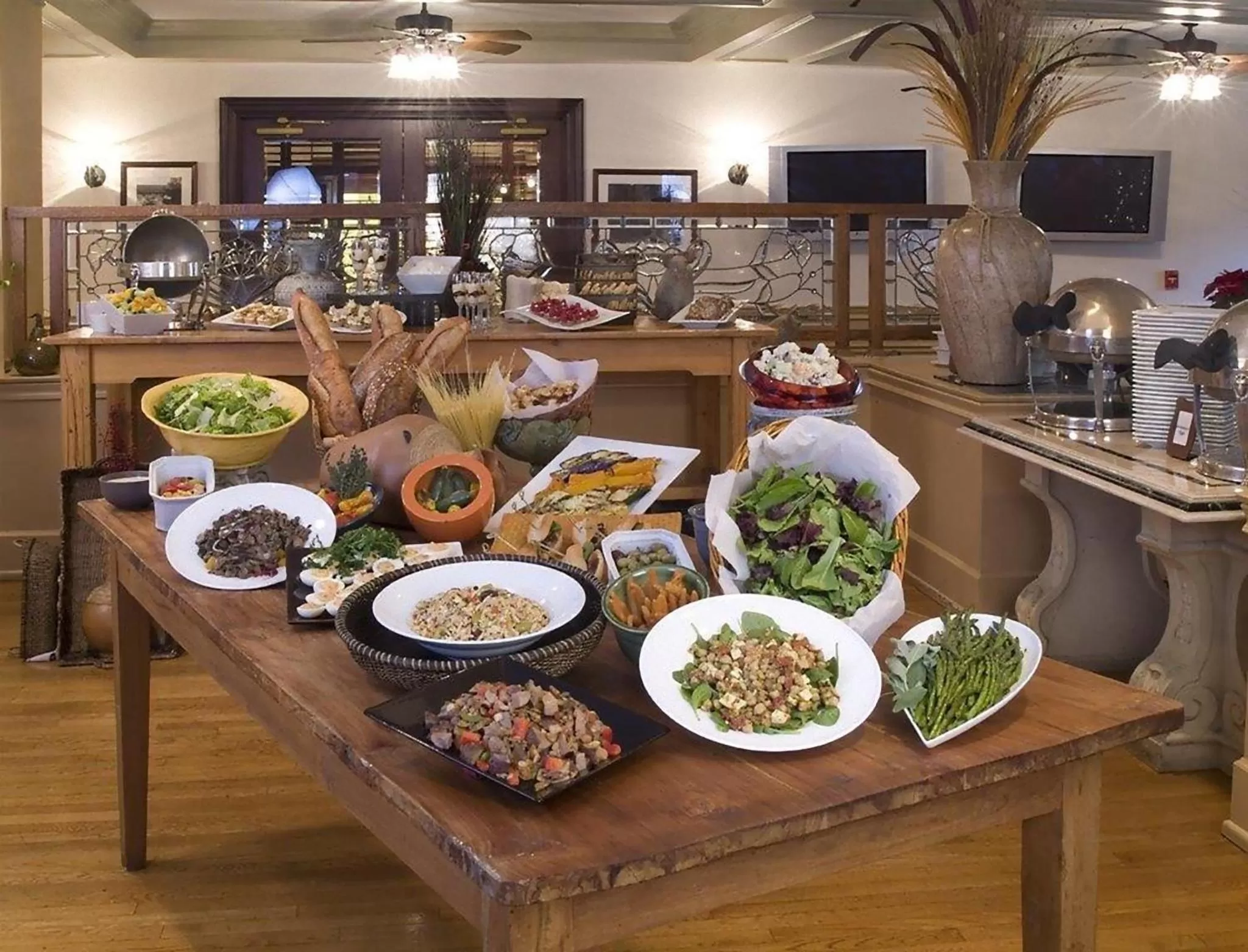 Restaurant/places to eat in The Brown Hotel