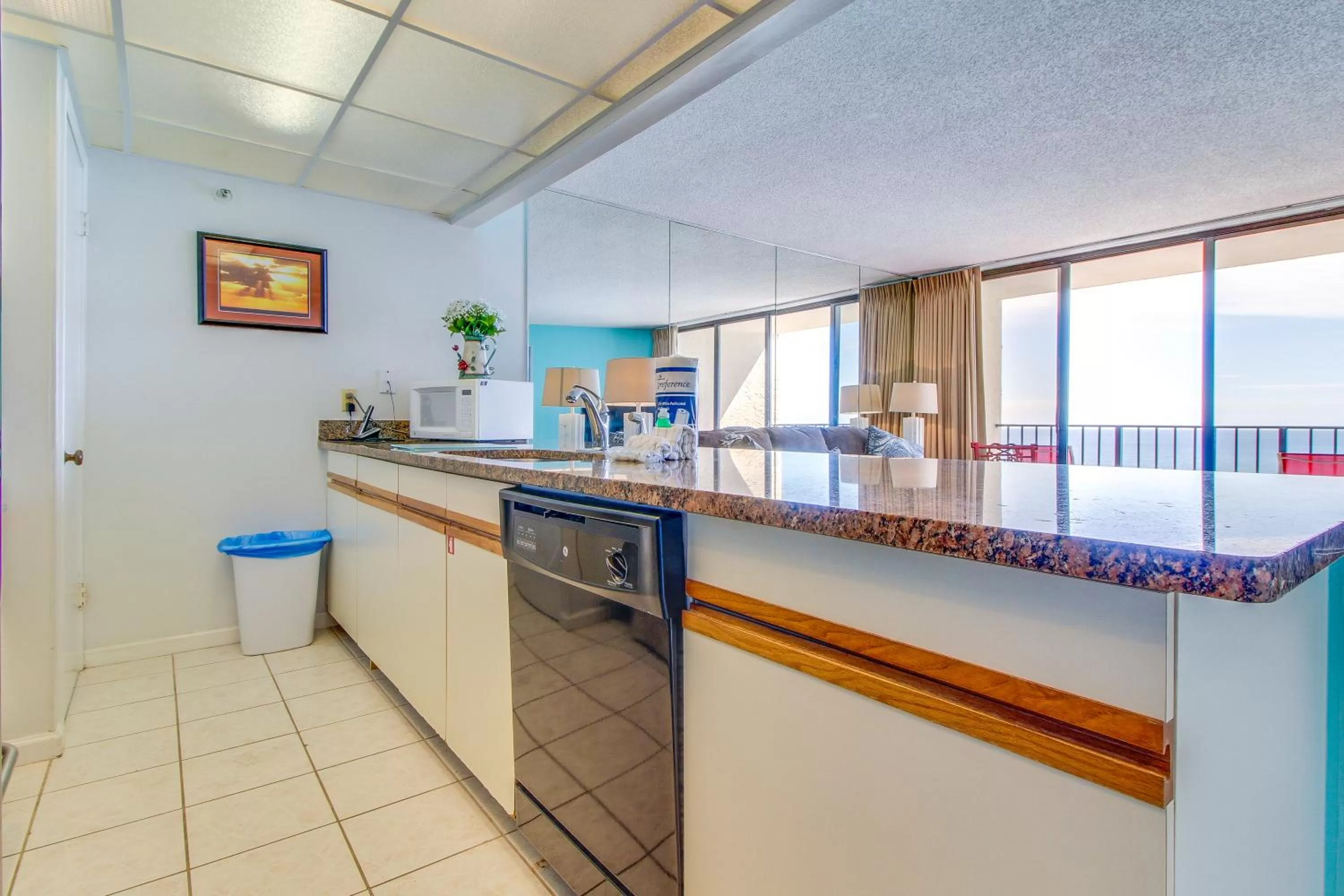 Kitchen/Kitchenette in 1105 Edgewater Tower 3