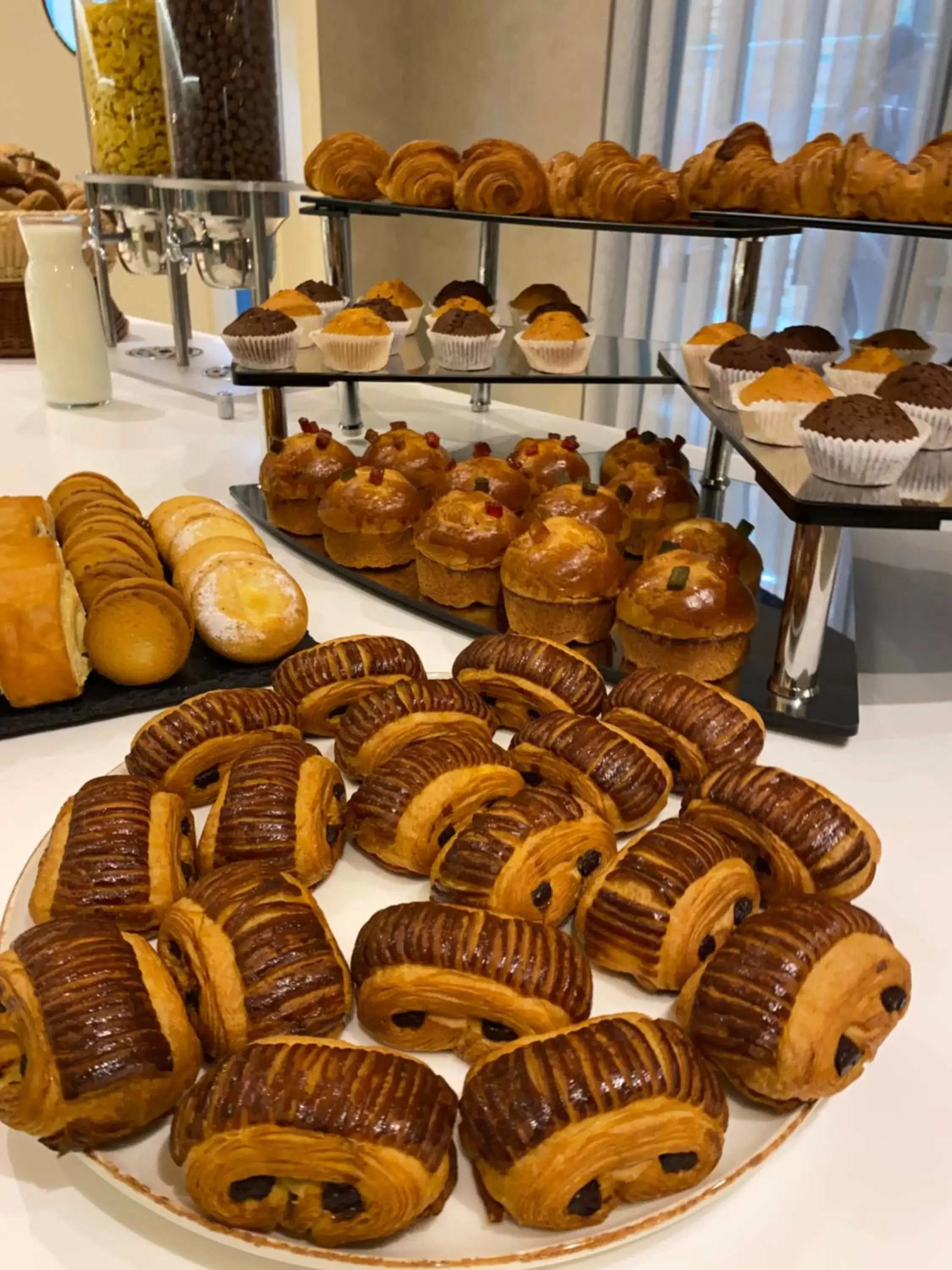 Buffet breakfast in Marjan Plaza Hotel Buffet breakfast in Marjan Plaza Hotel