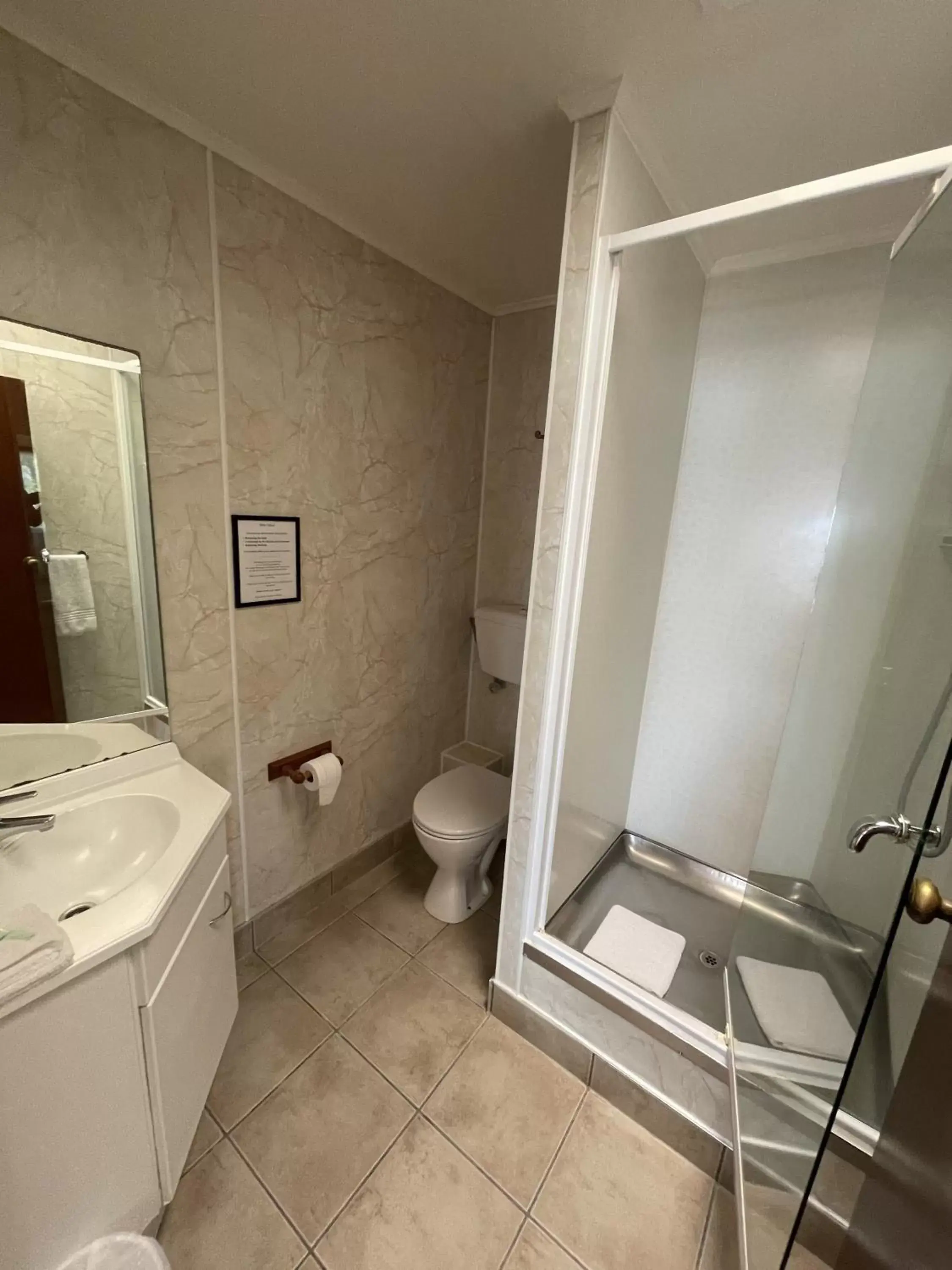 Bathroom in Bay Sands Seafront Studios