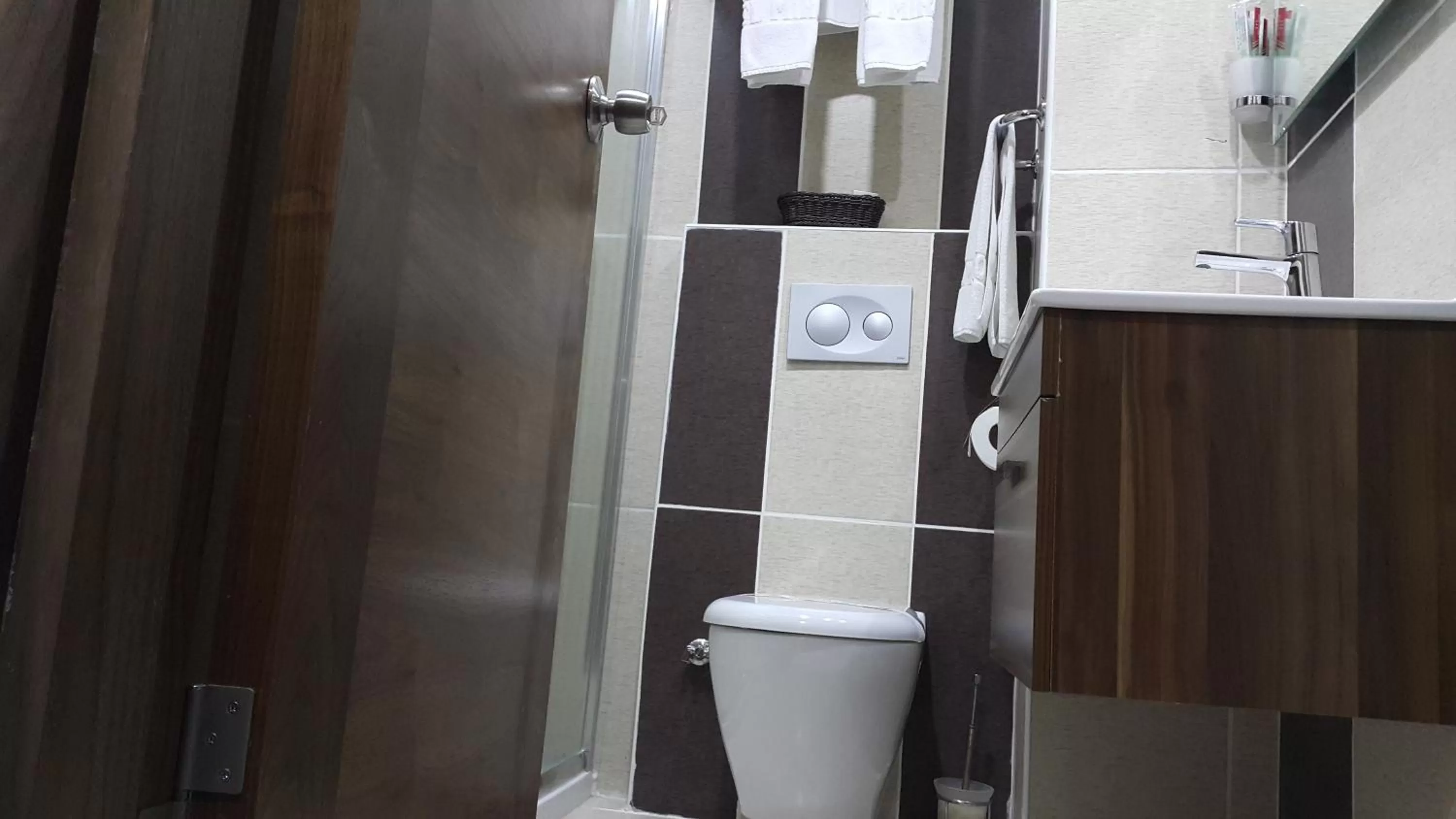 Shower in Miroglu Hotel