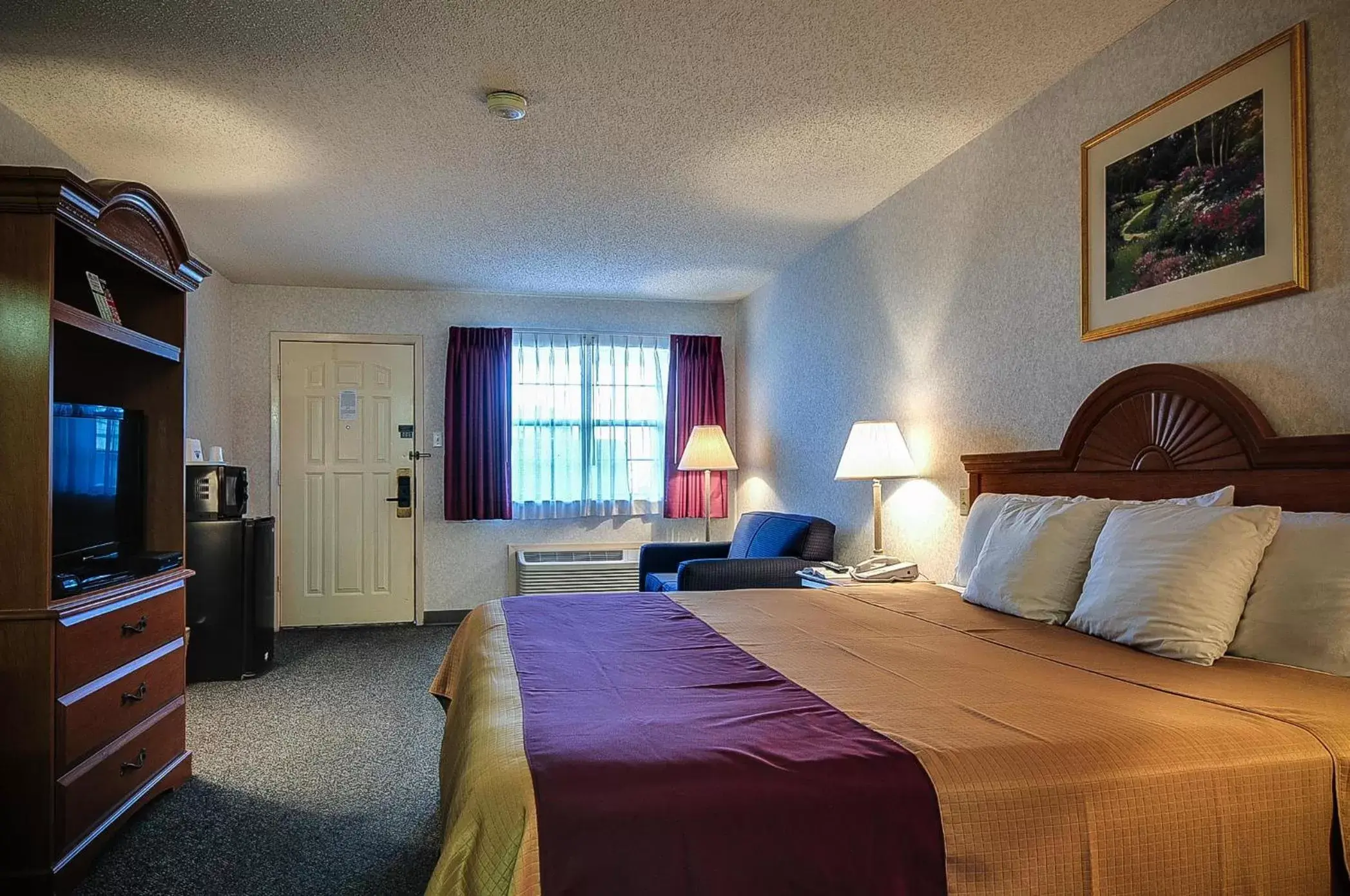 Photo of the whole room in Americas Best Value Inn Midlothian