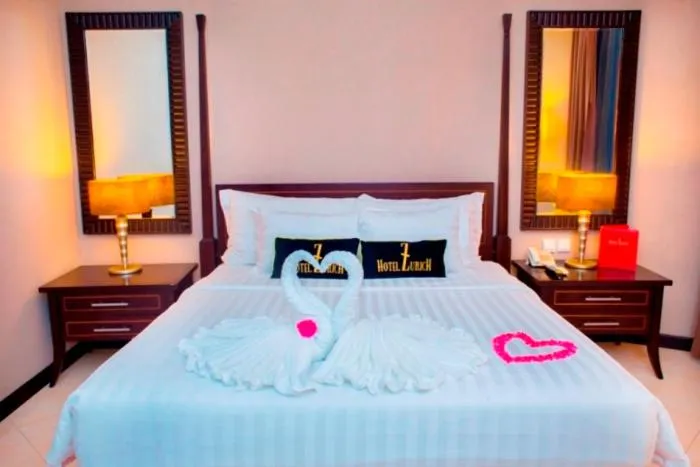 Photo of the whole room, Bed in Zurich Hotel Balikpapan