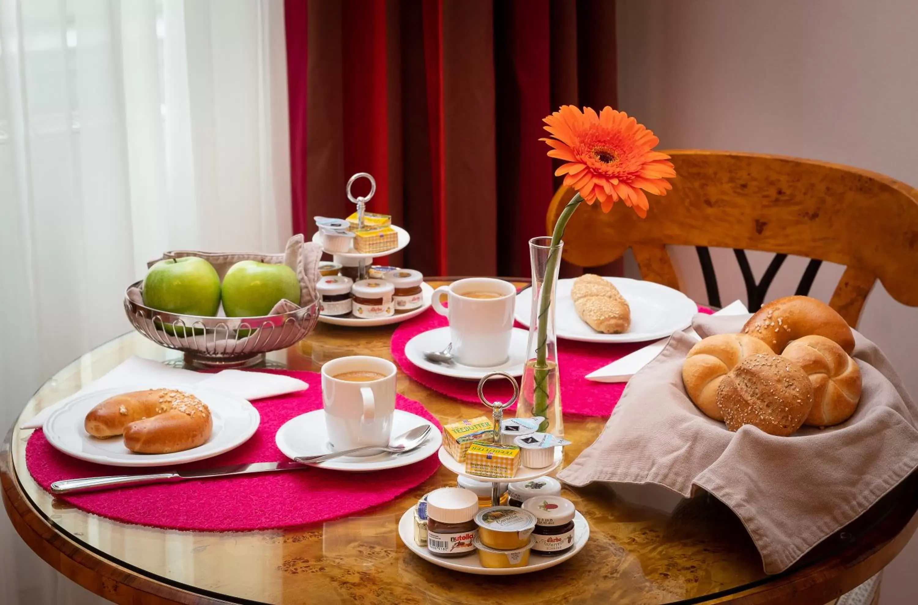 Food close-up, Breakfast in Appartement-Hotel an der Riemergasse