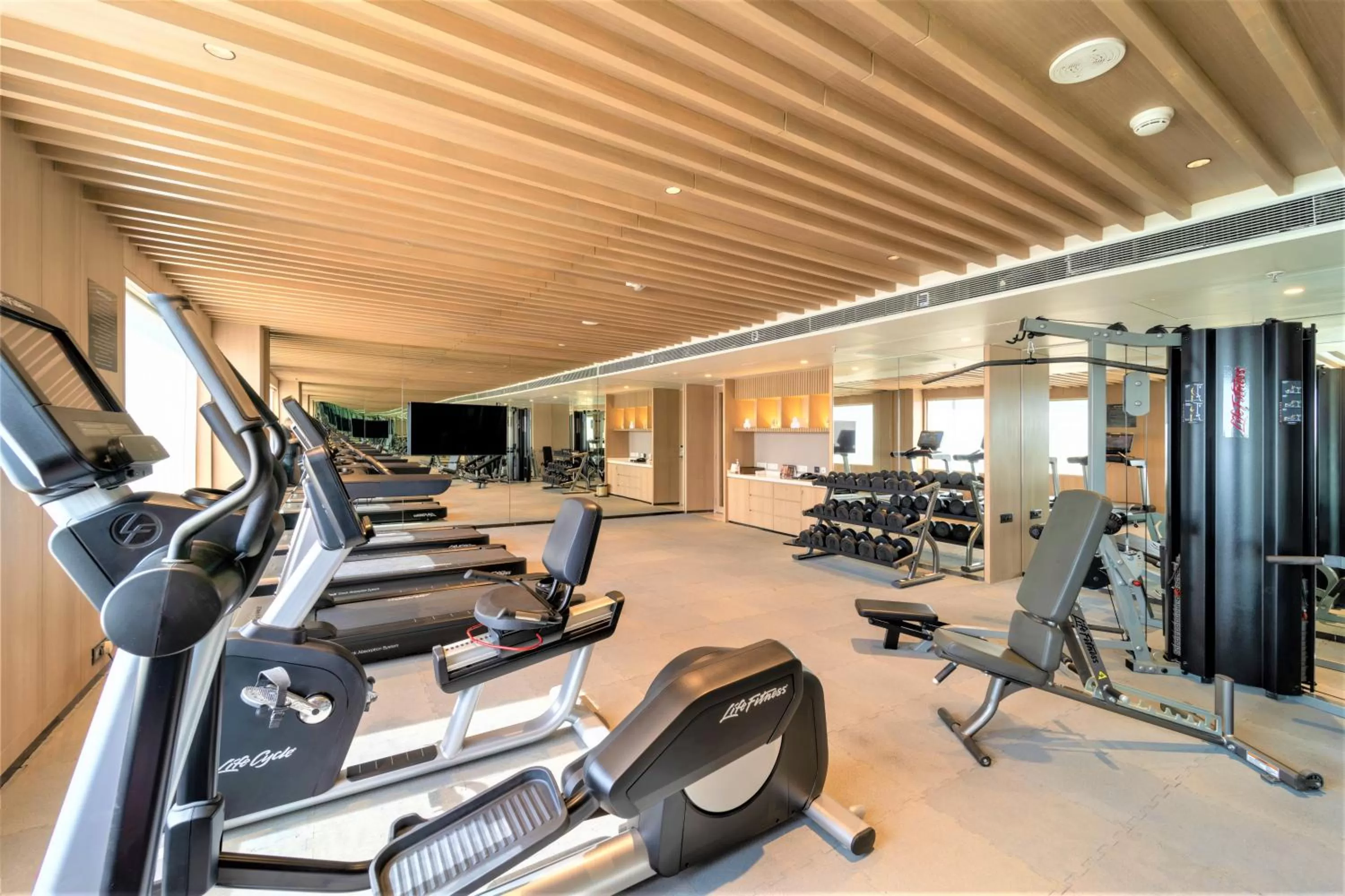 Fitness centre/facilities in Courtyard by Marriott Vadodara
