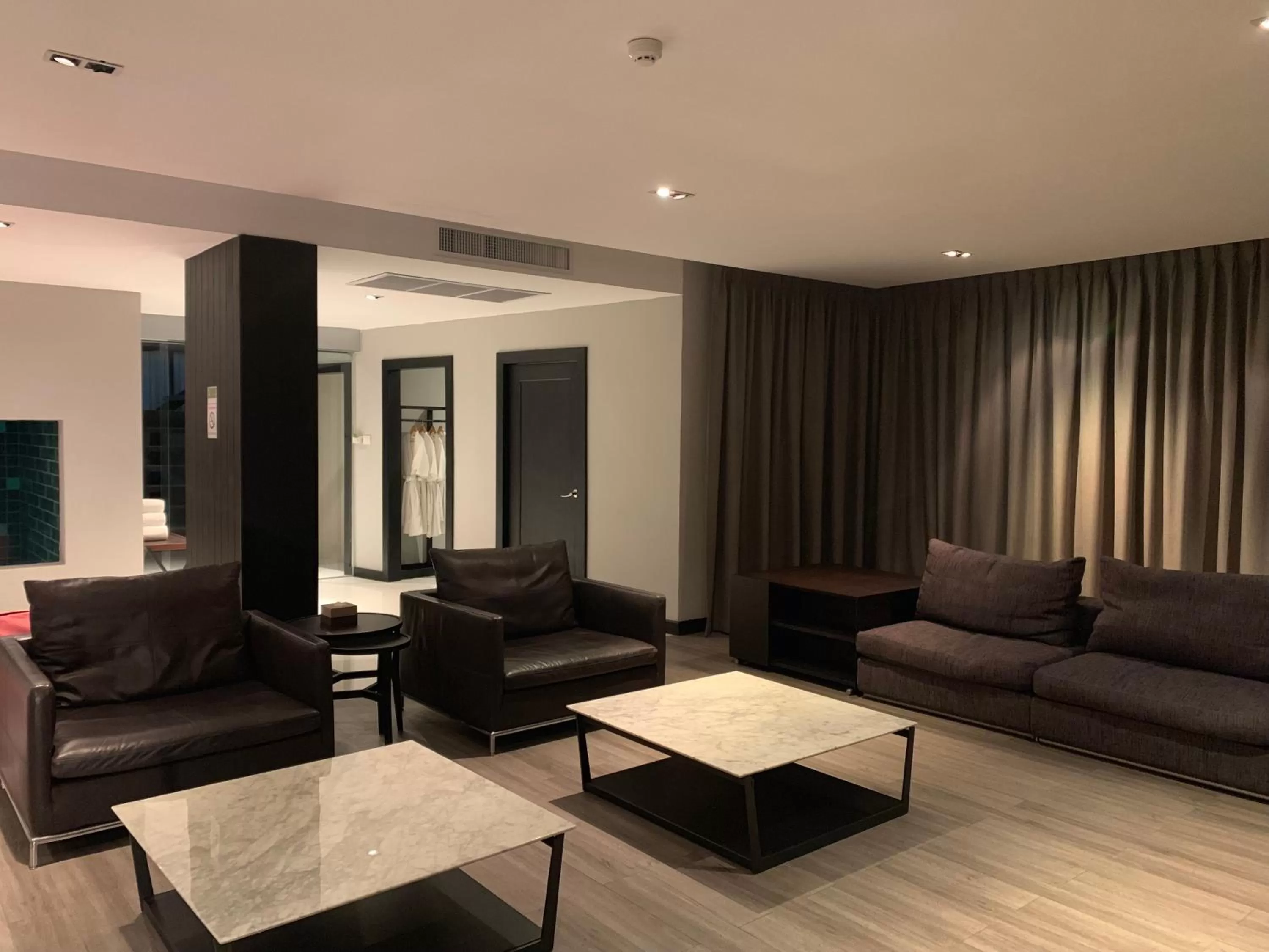 Nightclub / DJ in S Ratchada Leisure Hotel