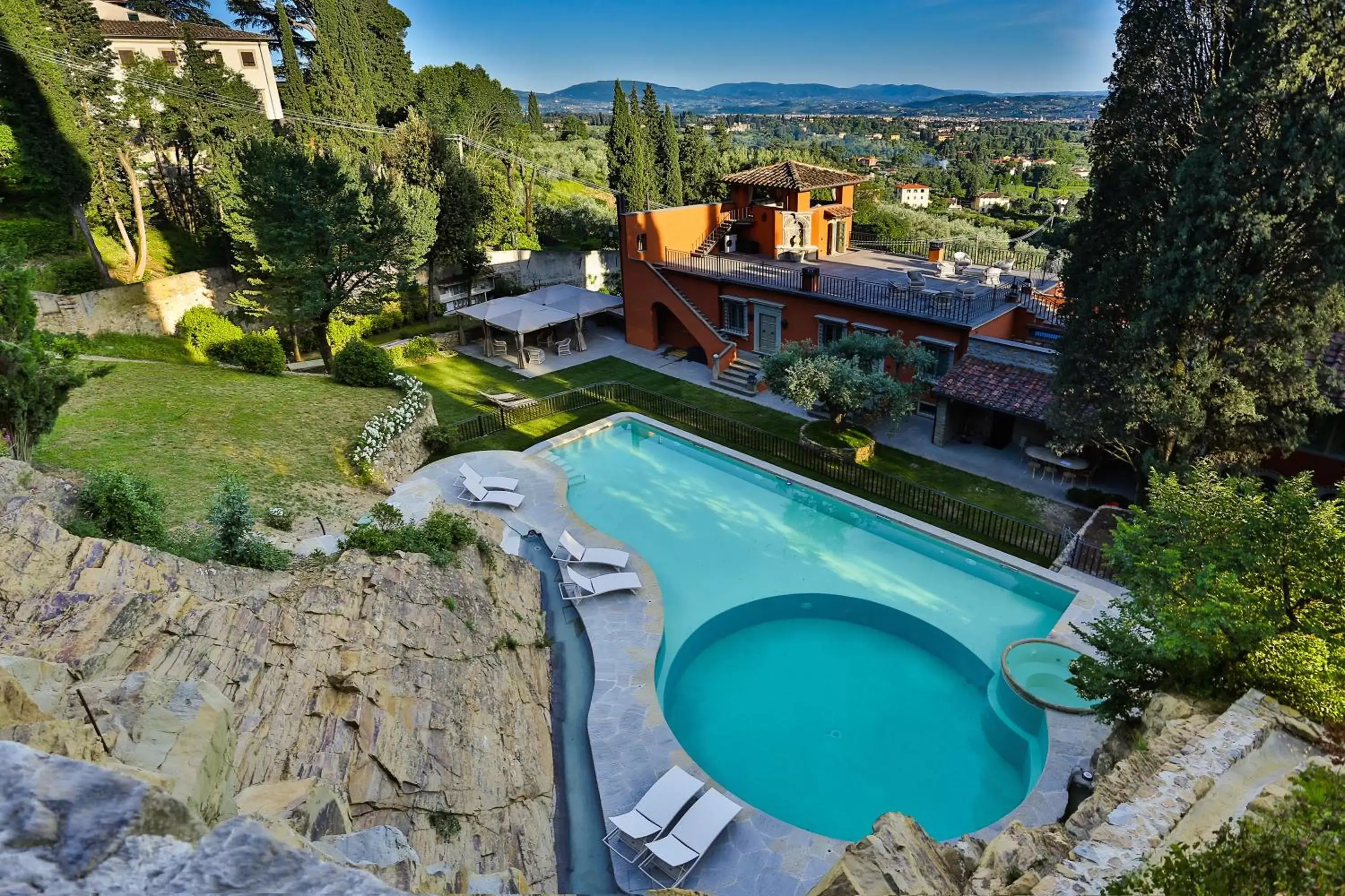 Day, Pool View in Villa Le Fontanelle - Residenza d'Epoca