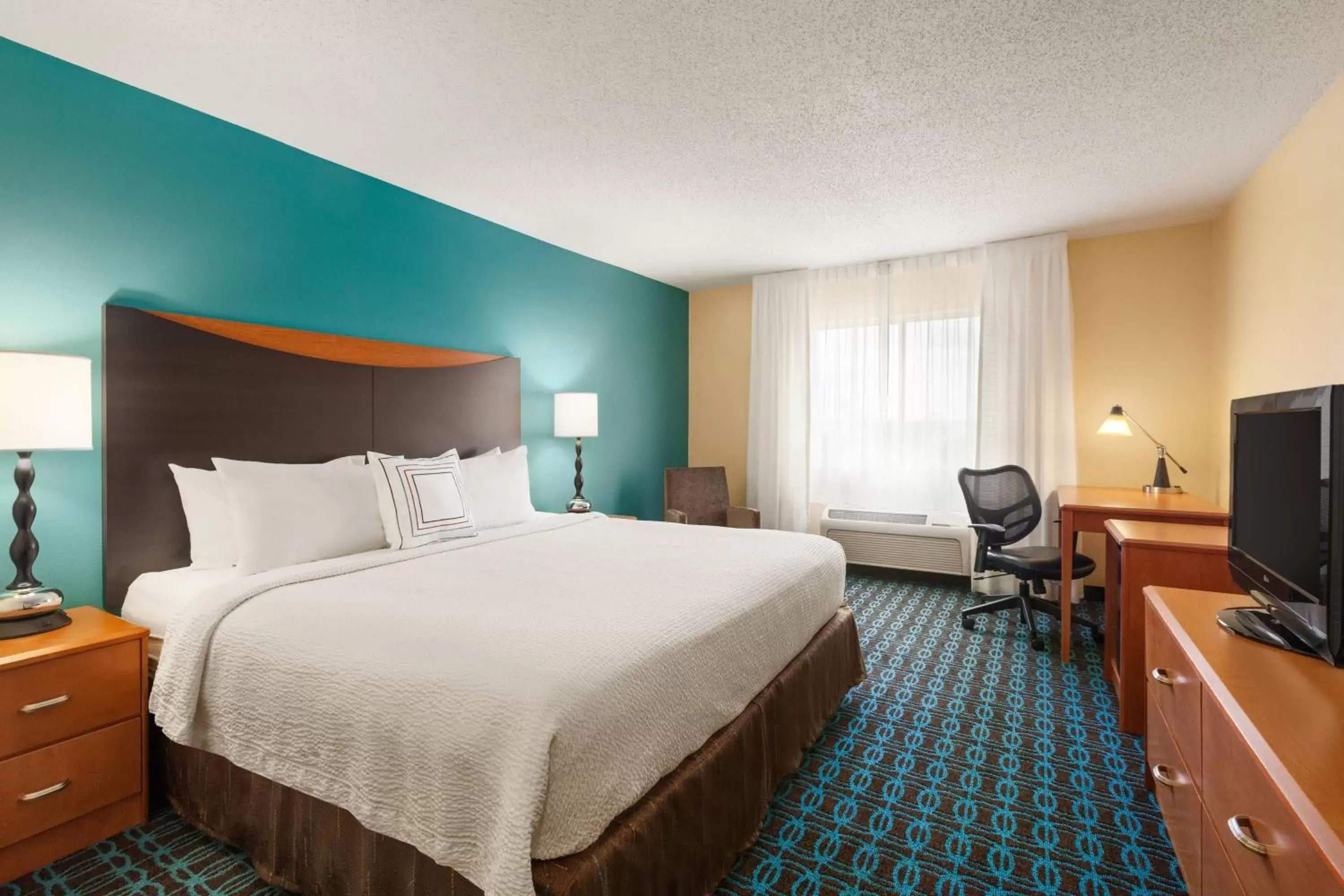 Photo of the whole room, Bed in Fairfield Inn & Suites Omaha East/Council Bluffs, IA