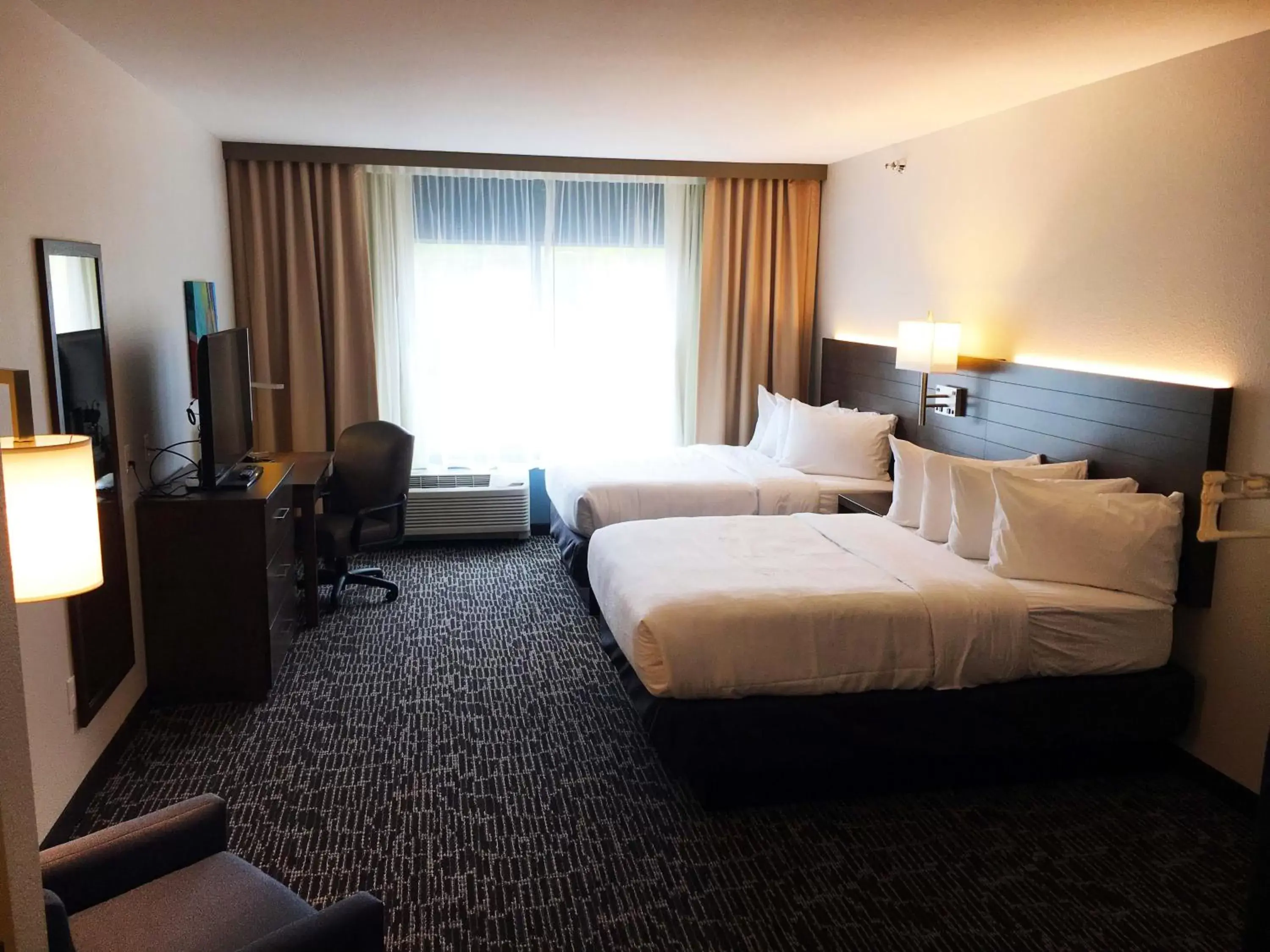 Bedroom, Bed in Gundersen Hotel & Suites Bedroom, Bed in Gundersen Hotel & Suites