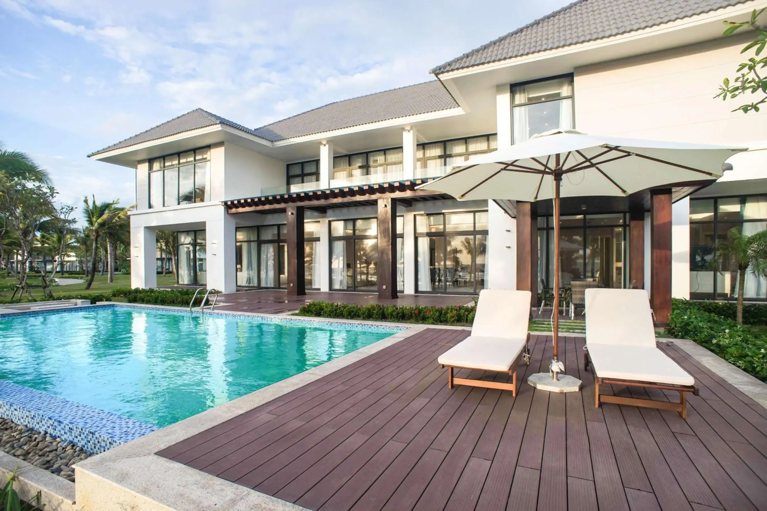 Photo of the whole room, Swimming Pool in Radisson Blu Resort Phu Quoc