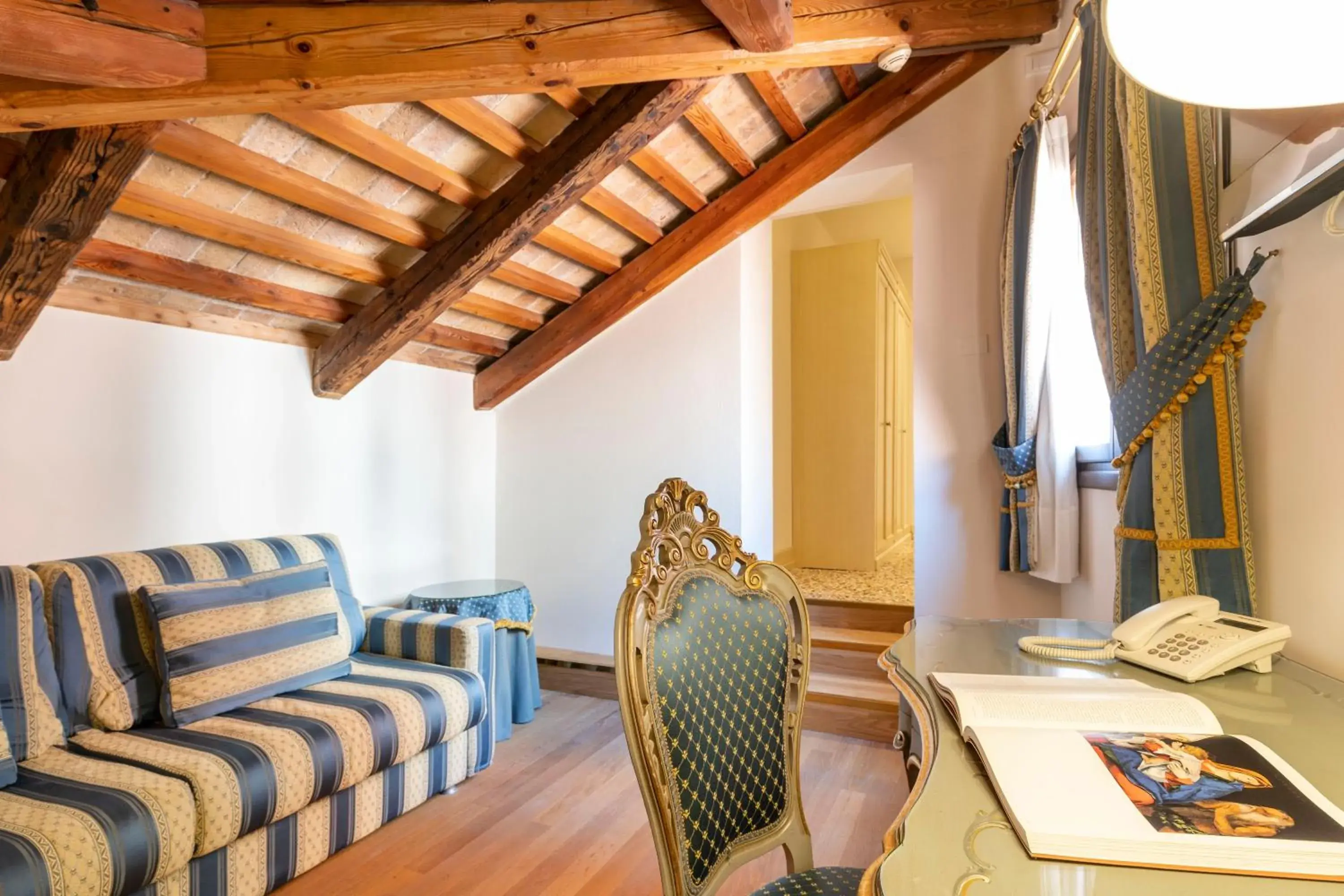 Seating Area in Hotel Bella Venezia