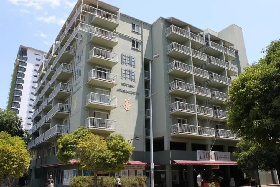 Facade/entrance, Property Building in Luma Luma Holiday Apartments